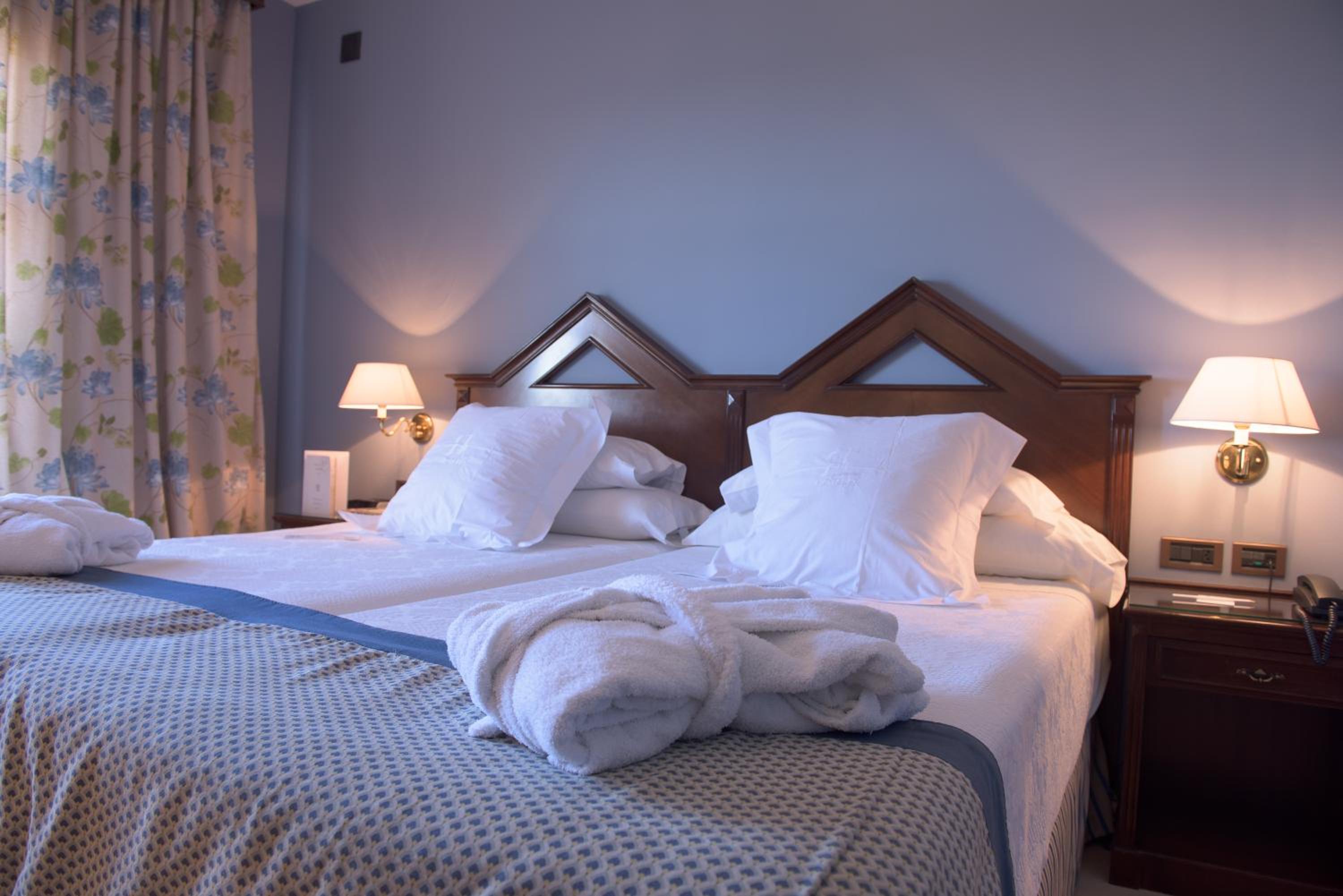 Double or Twin Room - Photo 1
