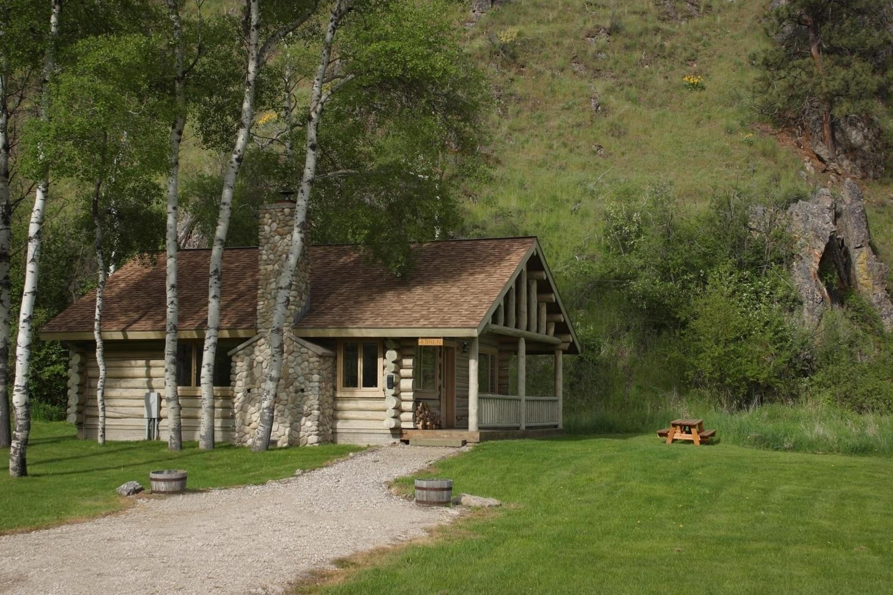 Two Bedroom Cottage - Aspen  photo 3