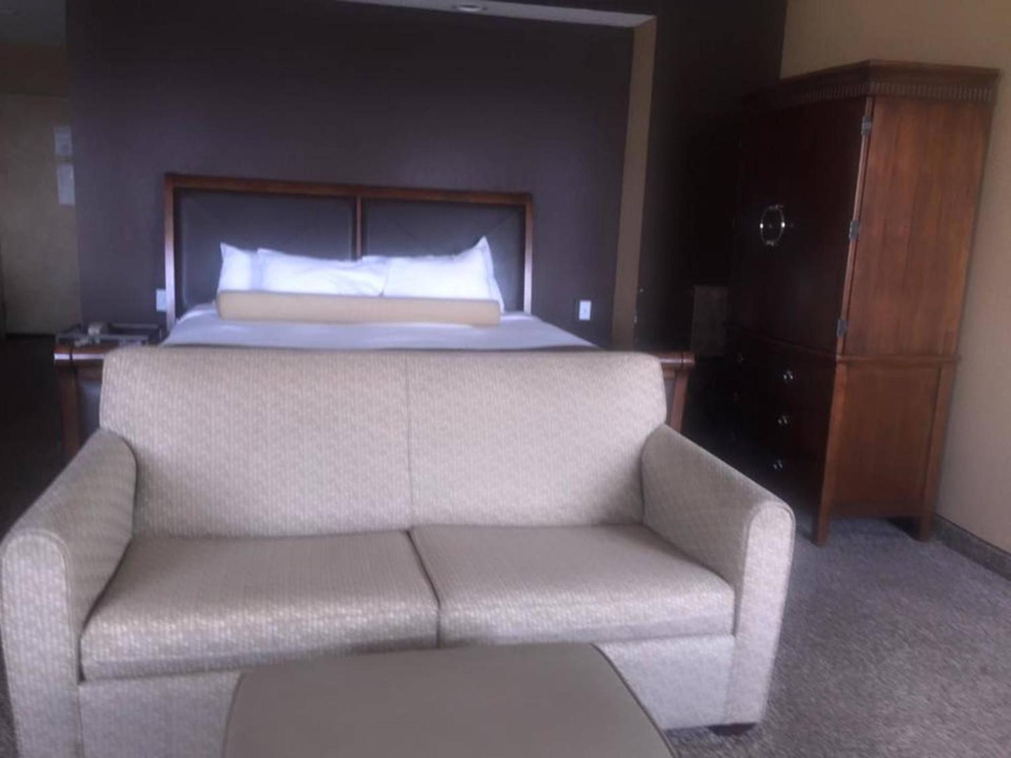 King Studio Suite - Non-Smoking - Photo 6