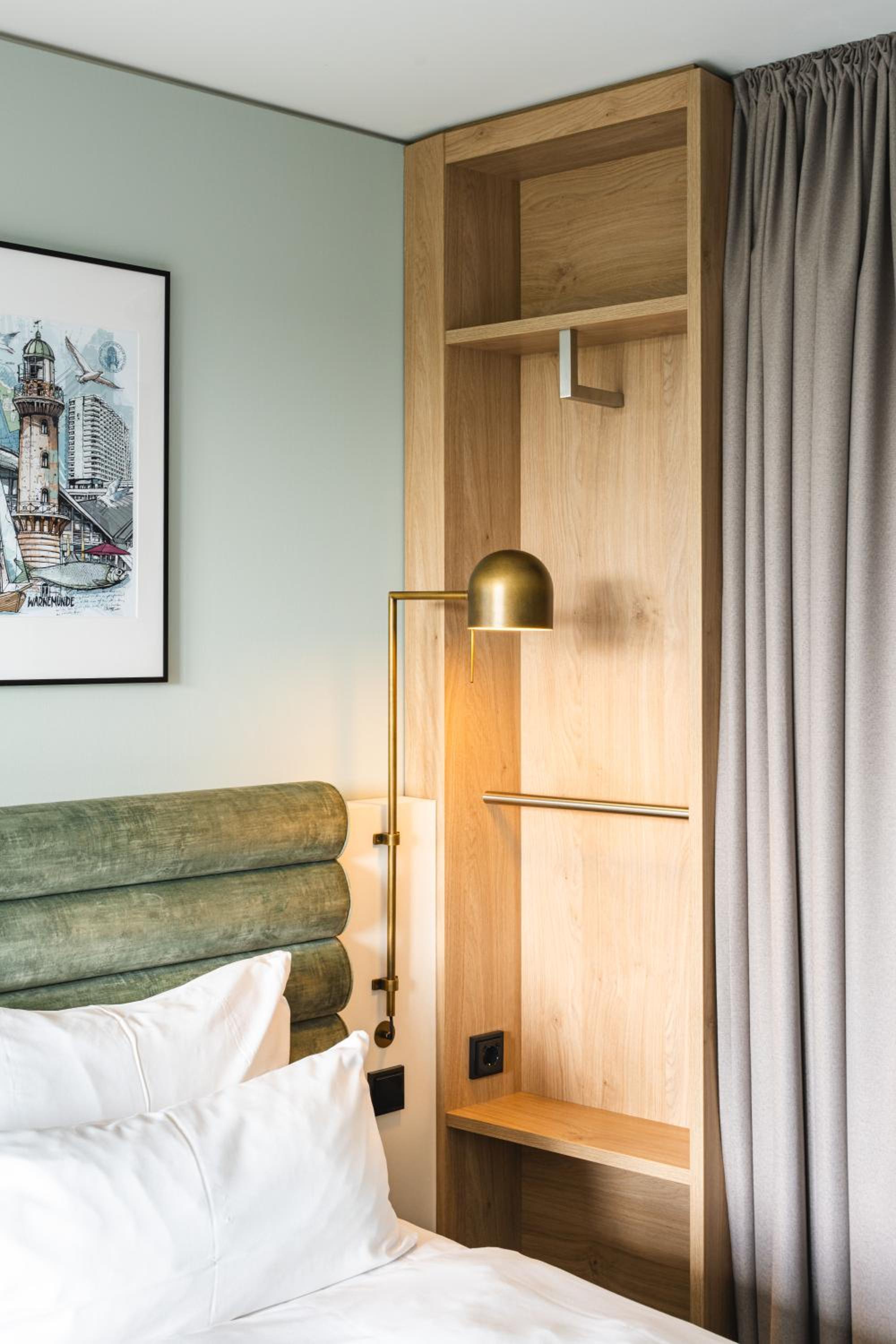 Deluxe Double Room with Side Sea View