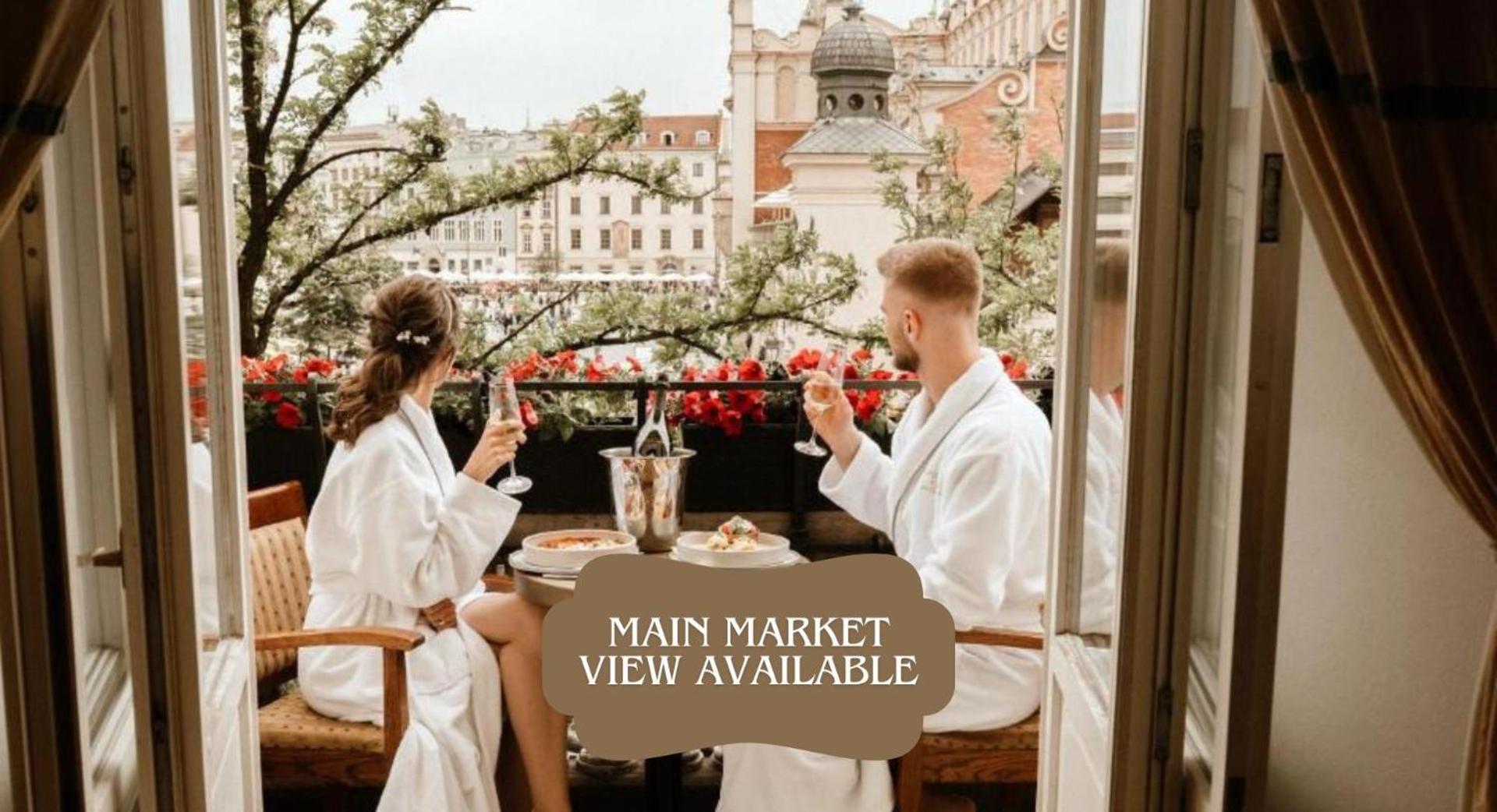 Luxury Suite with Main Market view and balcony photo 1