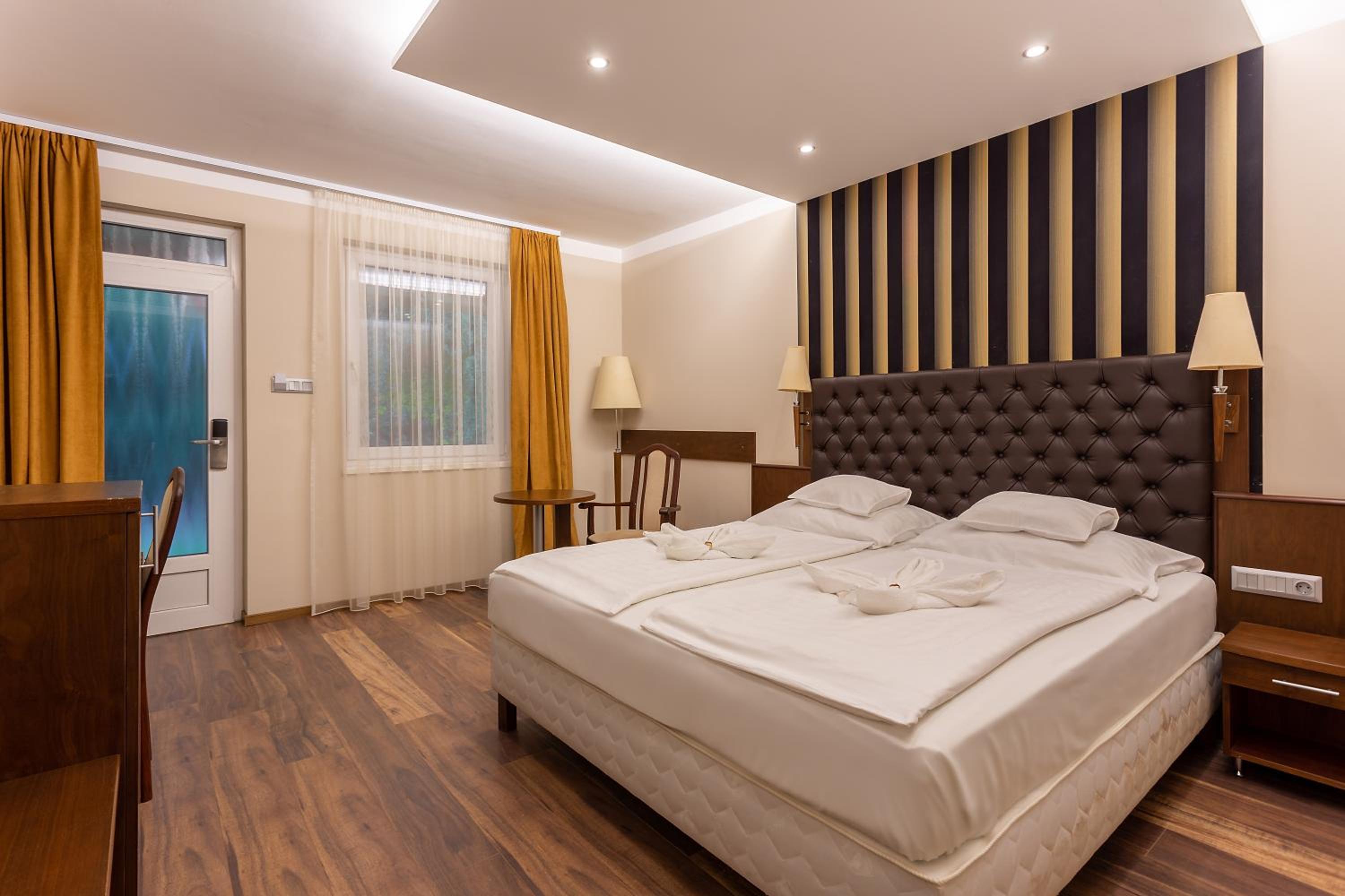 Premium Double Courtyard room