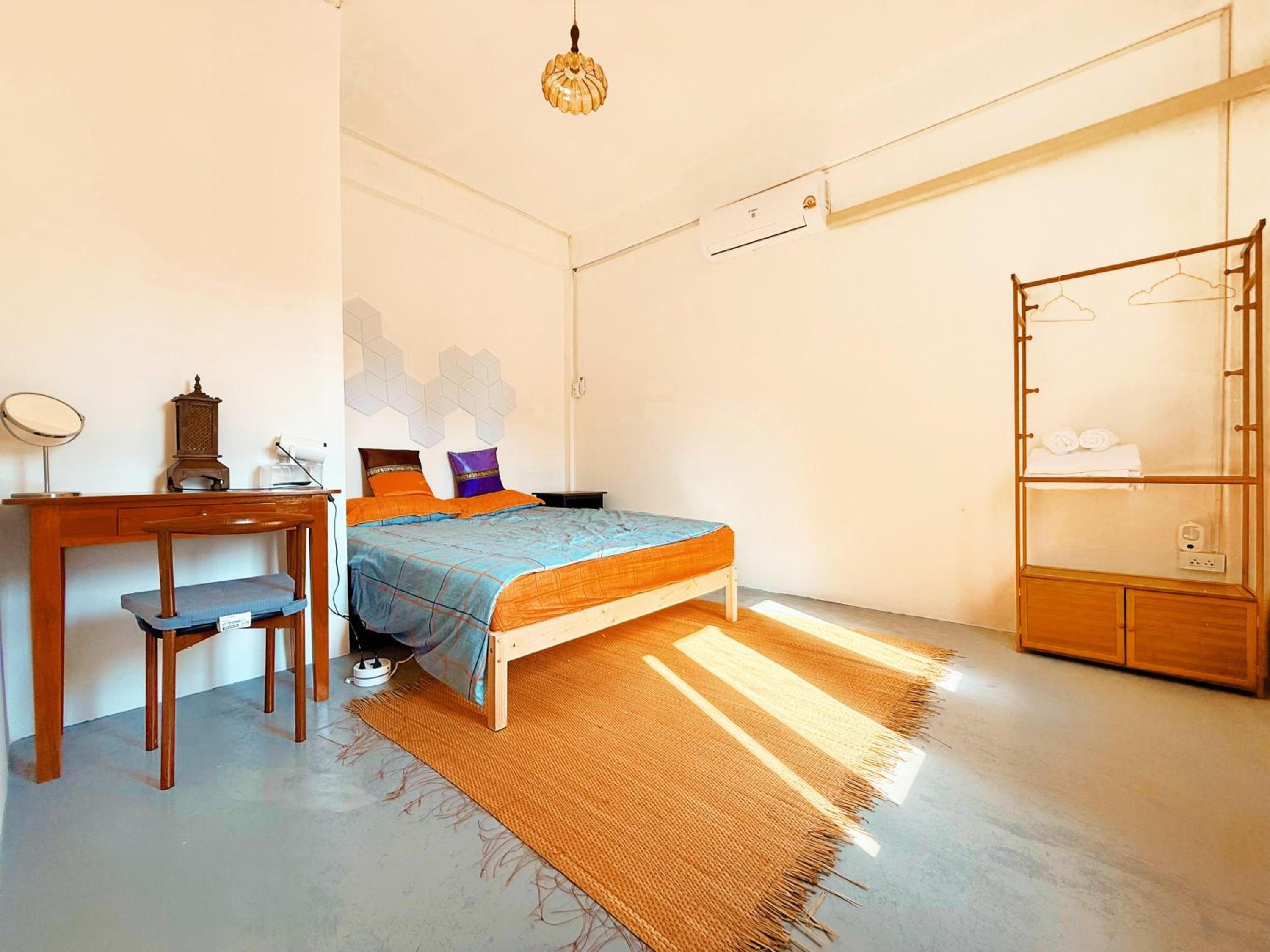 Double Room with Shared Bathroom photo 1