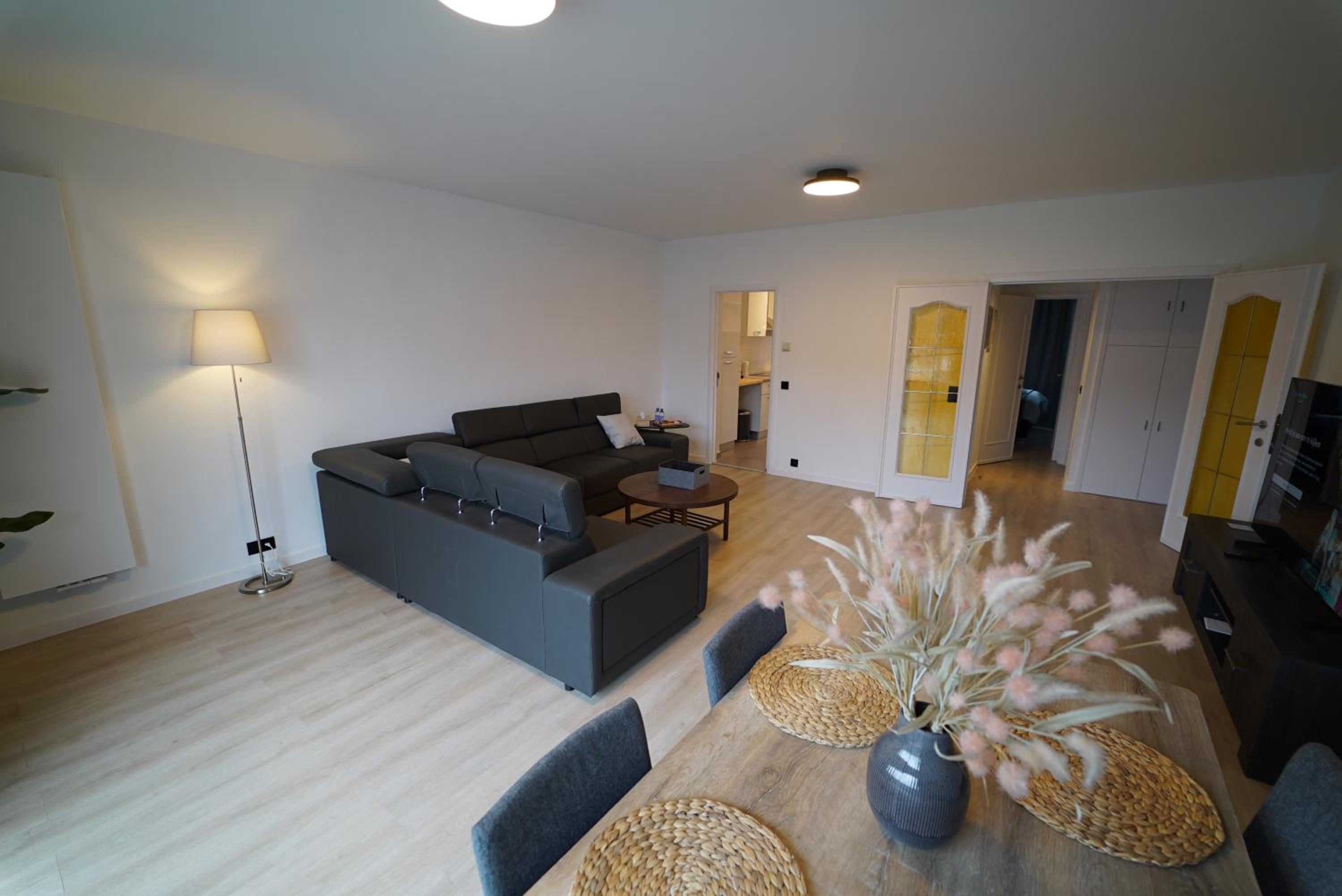 Two-Bedroom Apartment with Balcony photo 2