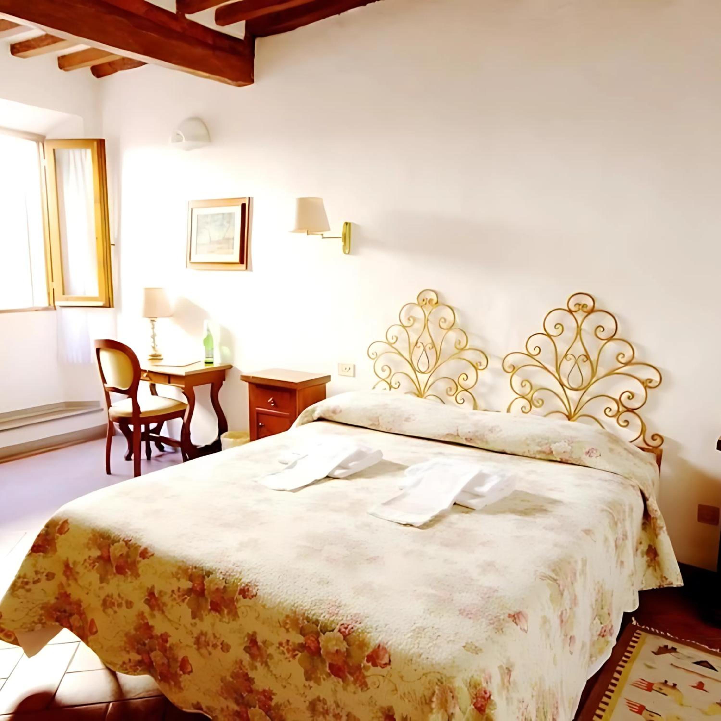 Double Room - Photo 15