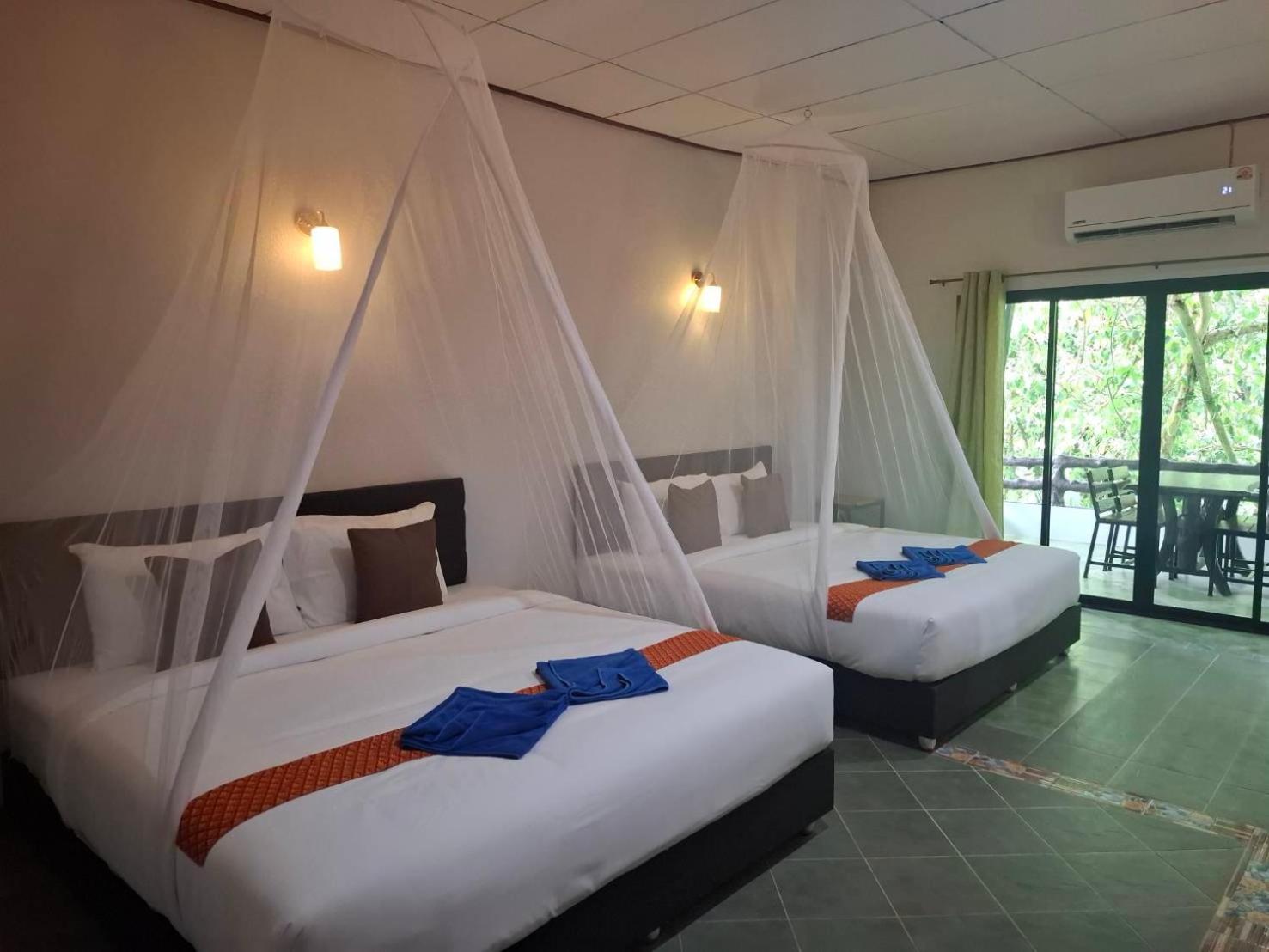 Economy Quadruple Room with Shared Bathroom