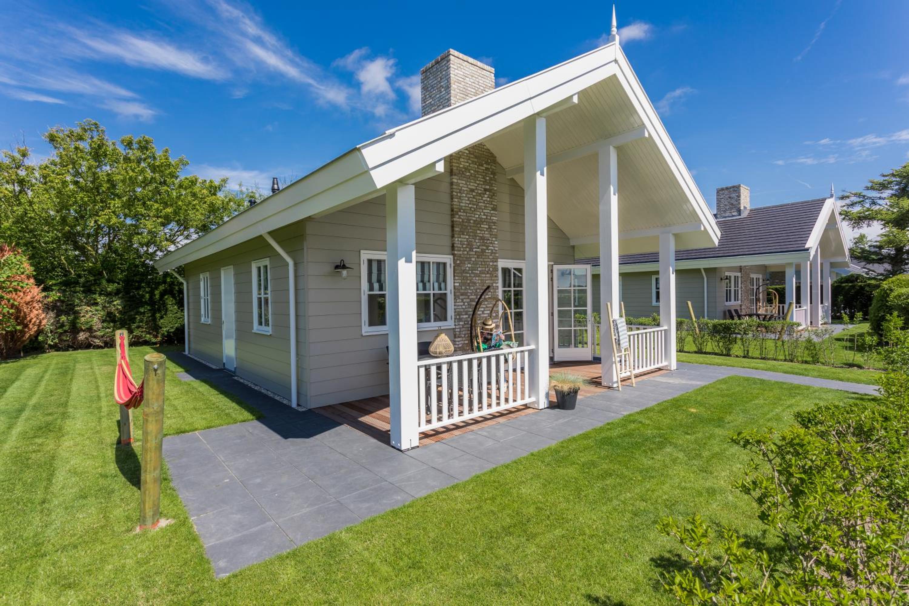 Deluxe Bungalow photo 3