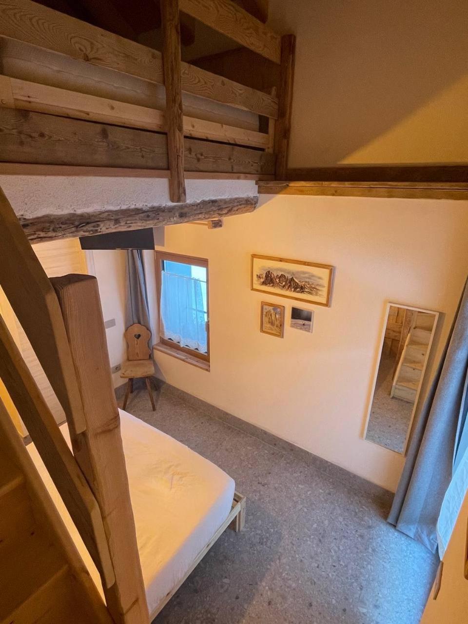 Quadruple Room with Private Bathroom photo 2