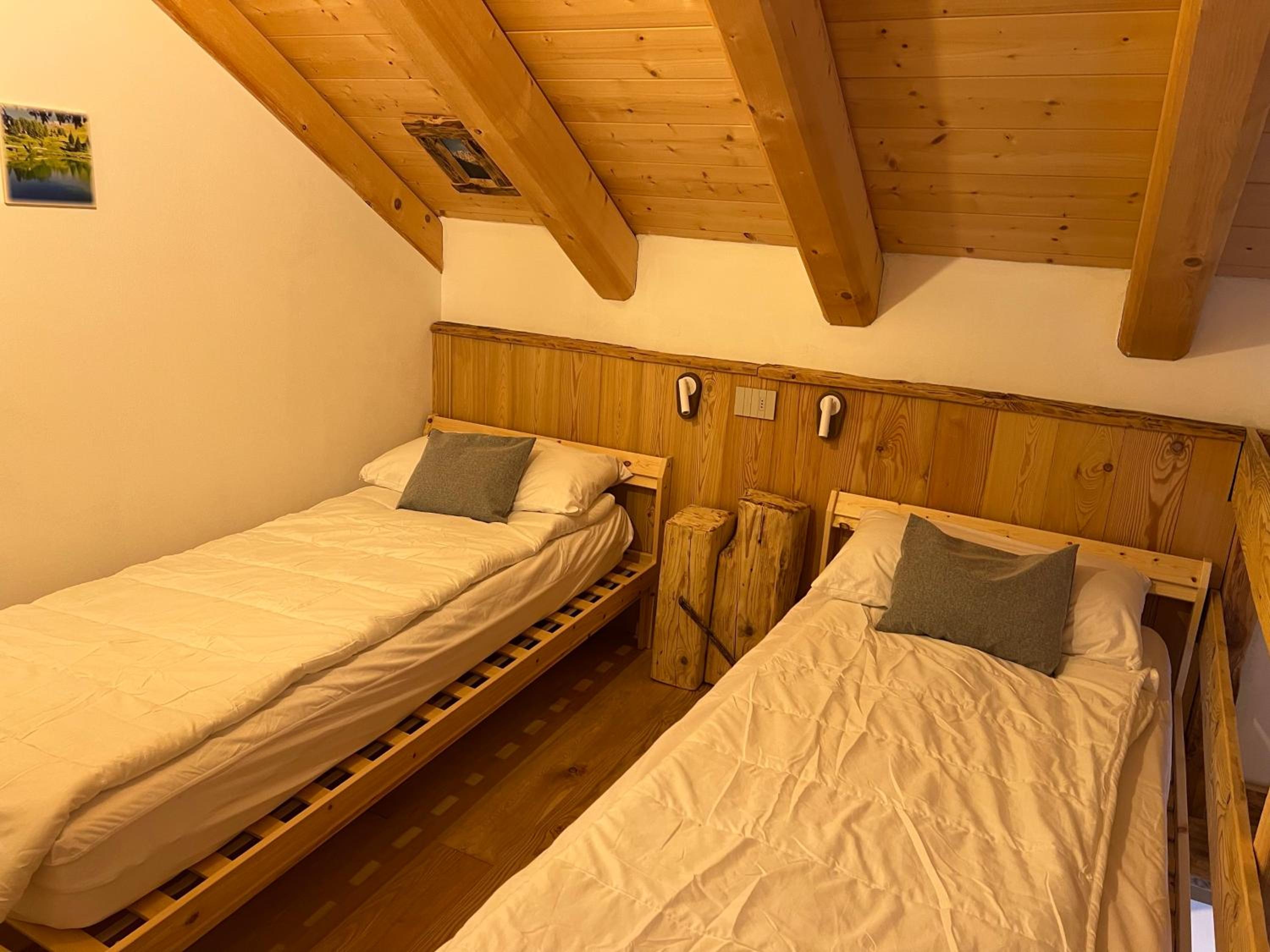 Quadruple Room with Private Bathroom