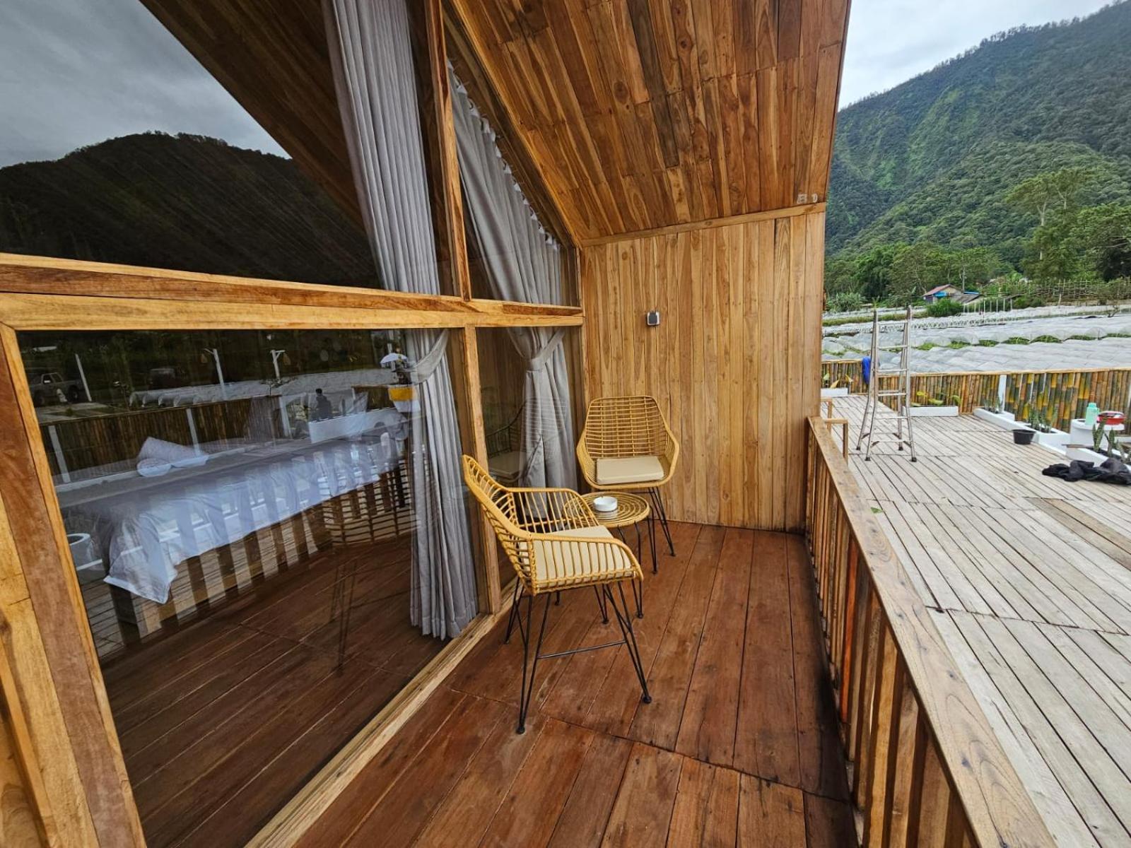 Suite with Mountain View - Photo 20