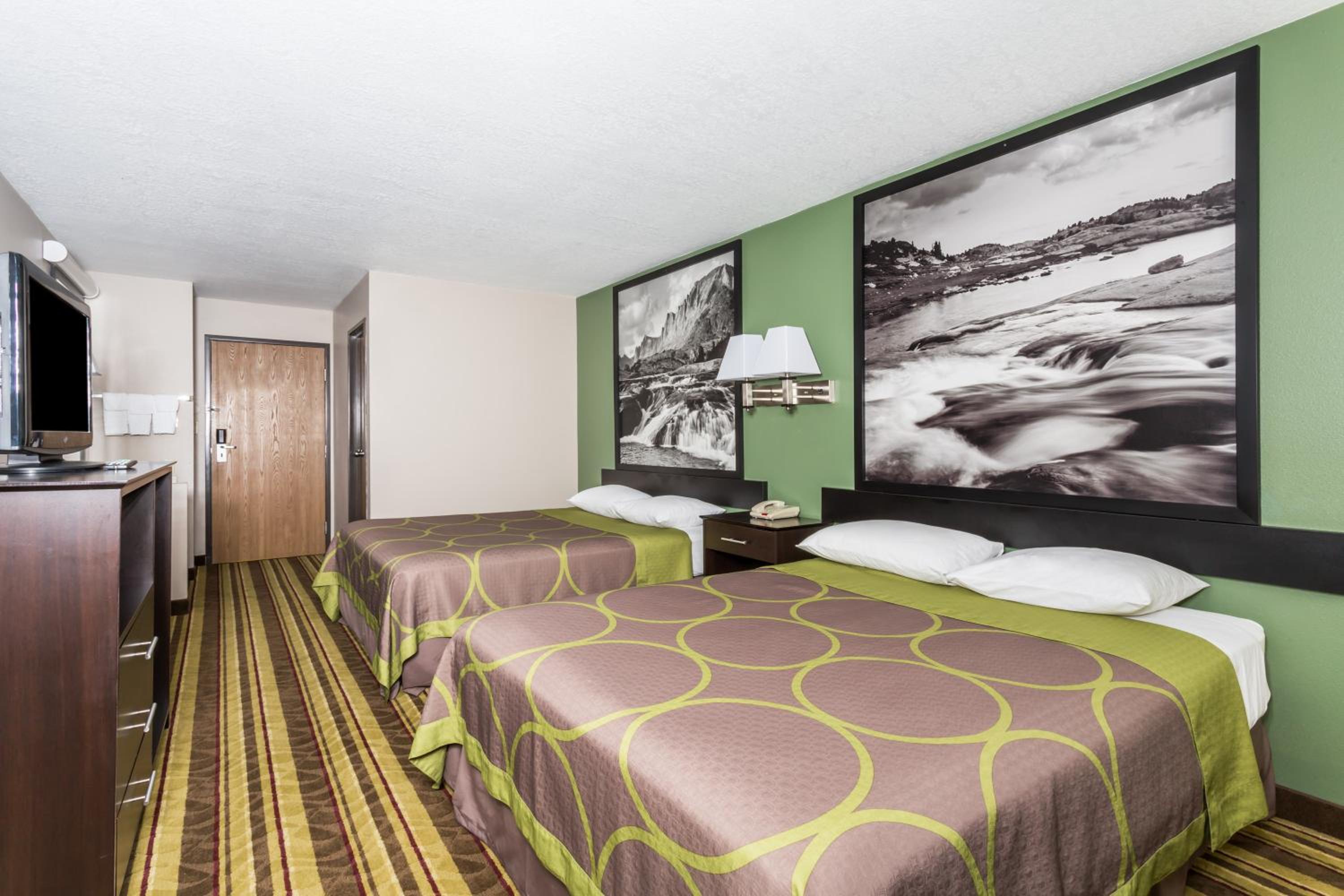 Queen Room with Two Queen Beds - Non-Smoking