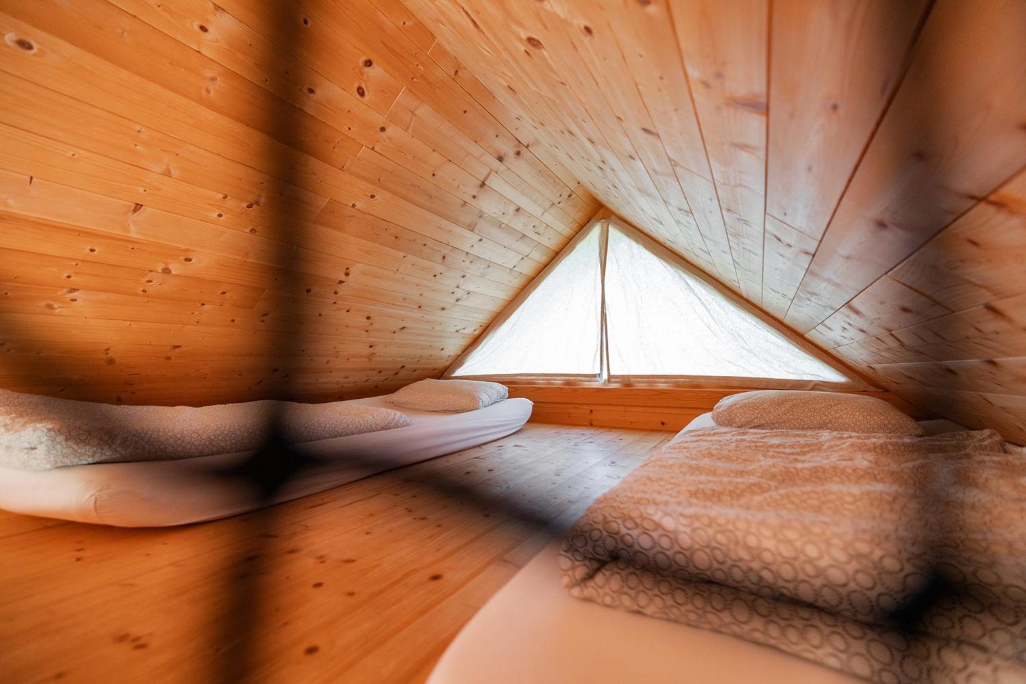 Chalet with ensuite Toilet, Sink & Outdoor Tub