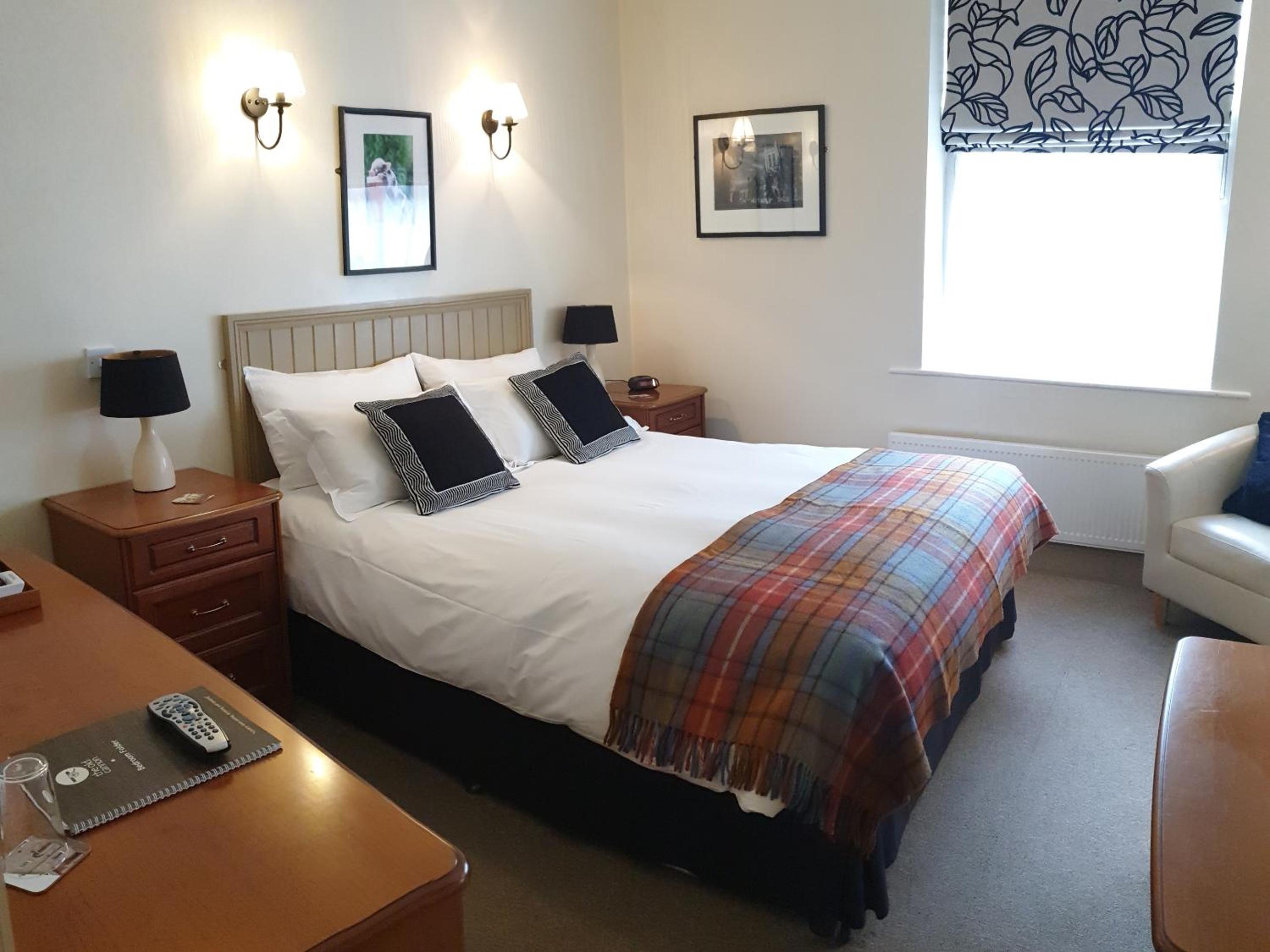 Twin Room with Private Bathroom photo 3