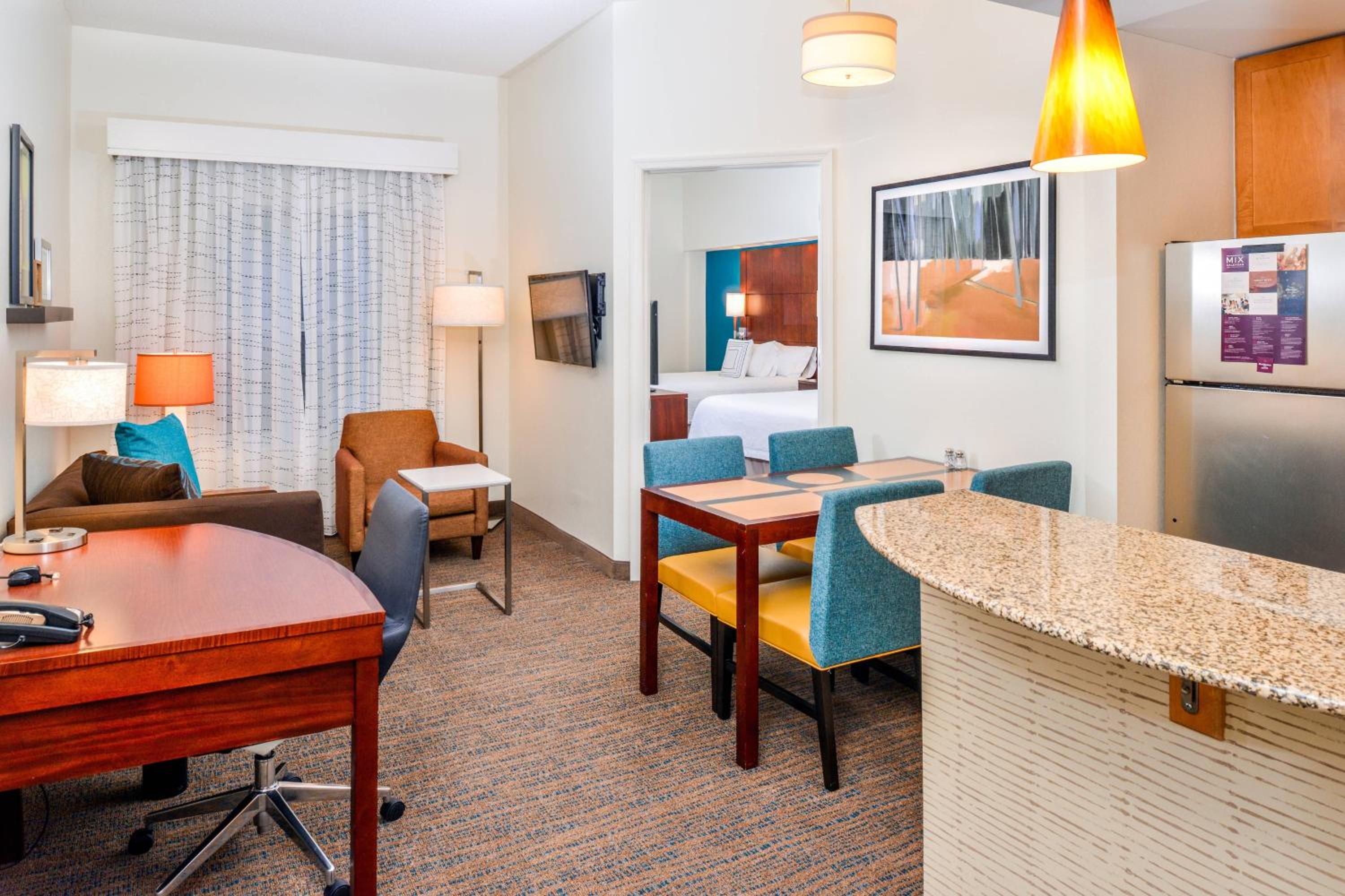 One-Bedroom Suite with Two Queen Beds and Sofa Bed - Photo 1