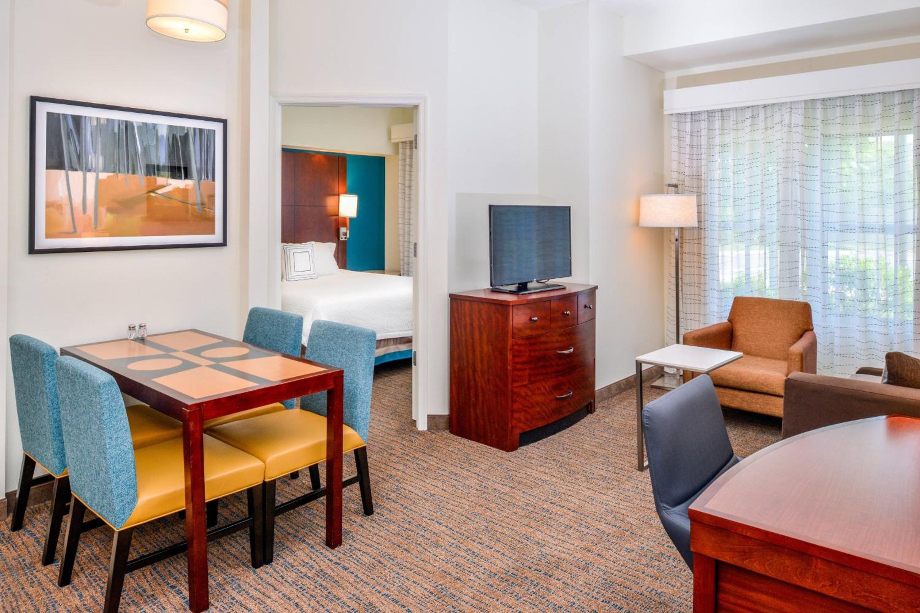 Two-Bedroom Suite - Photo 2