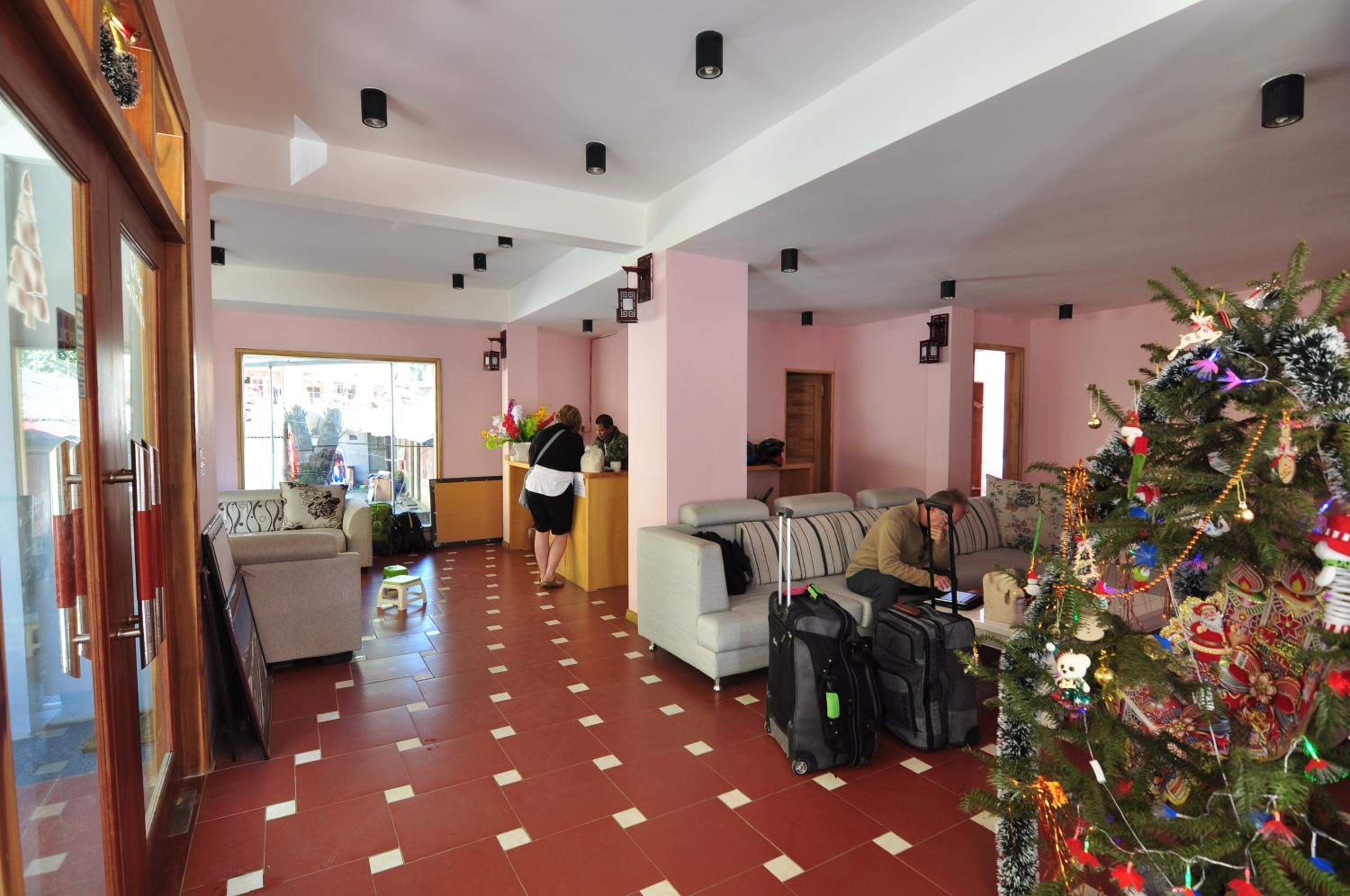 Twin Room - Photo 12