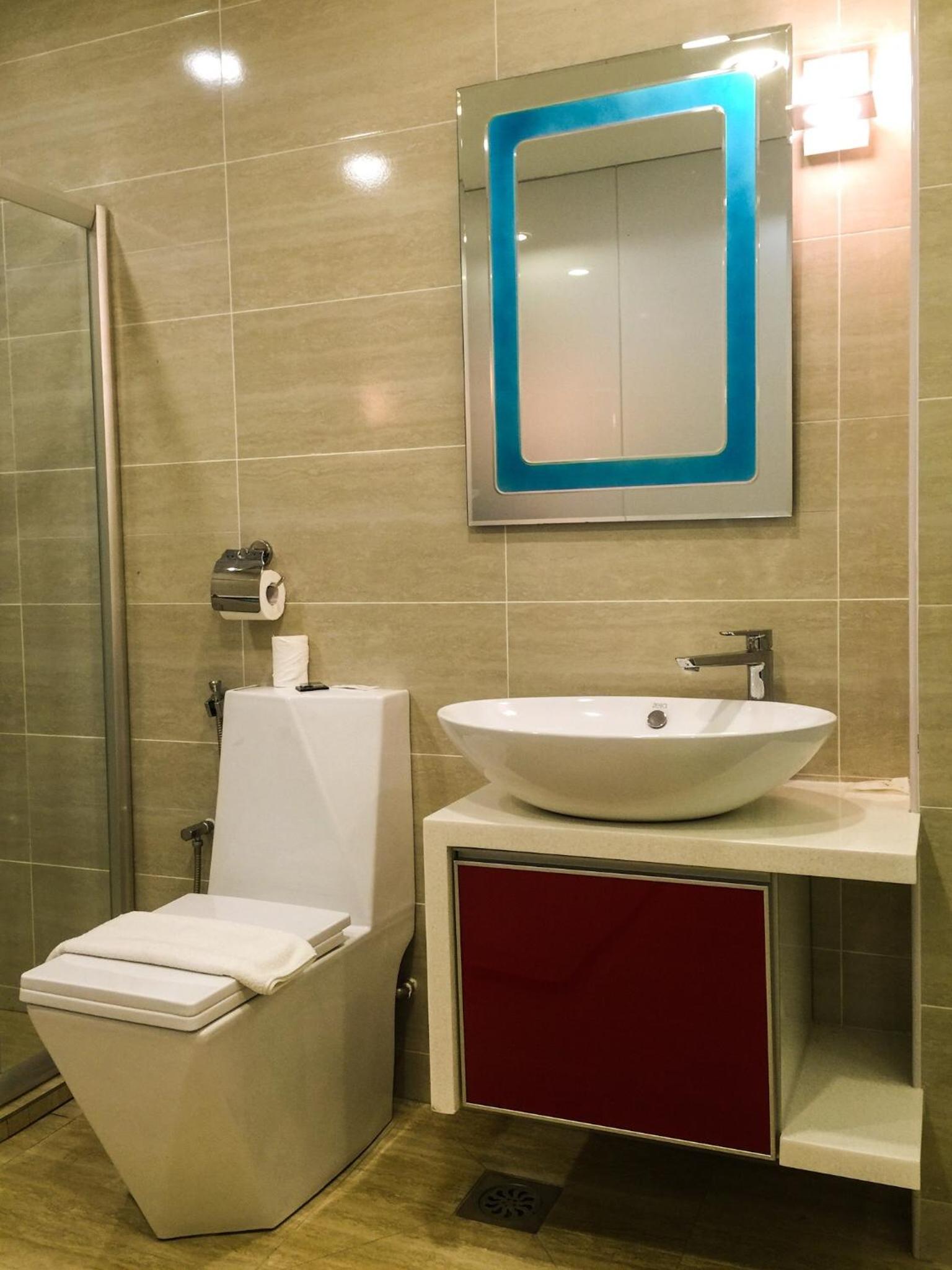 King Room with Spa Bath