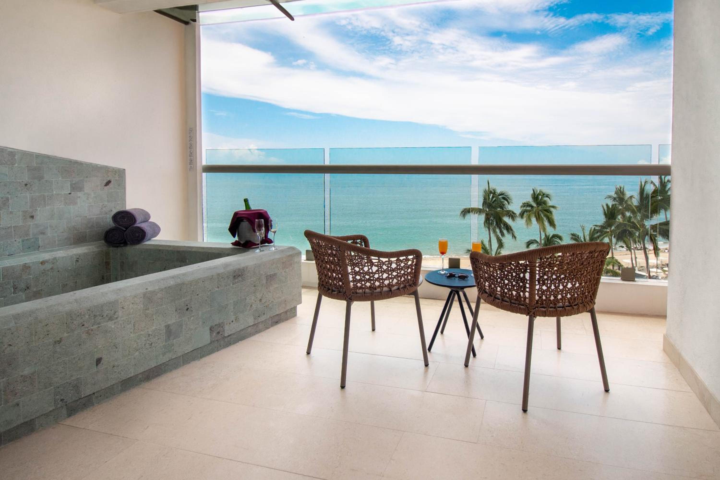 DELUXE PREMIUM OCEANFRONT - Photo 3
