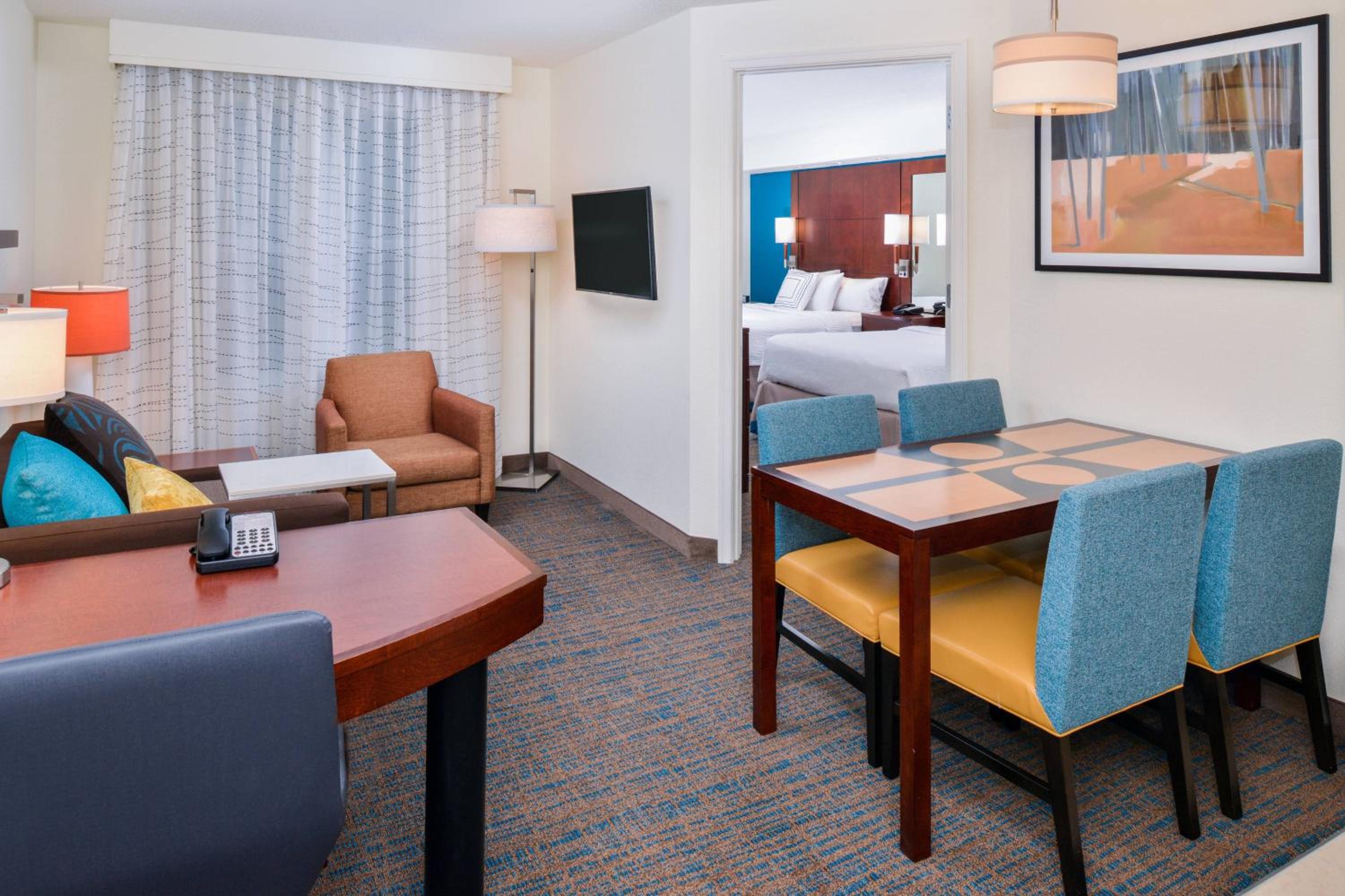 One-Bedroom Suite with Two Queen Beds and Sofa Bed - Photo 1