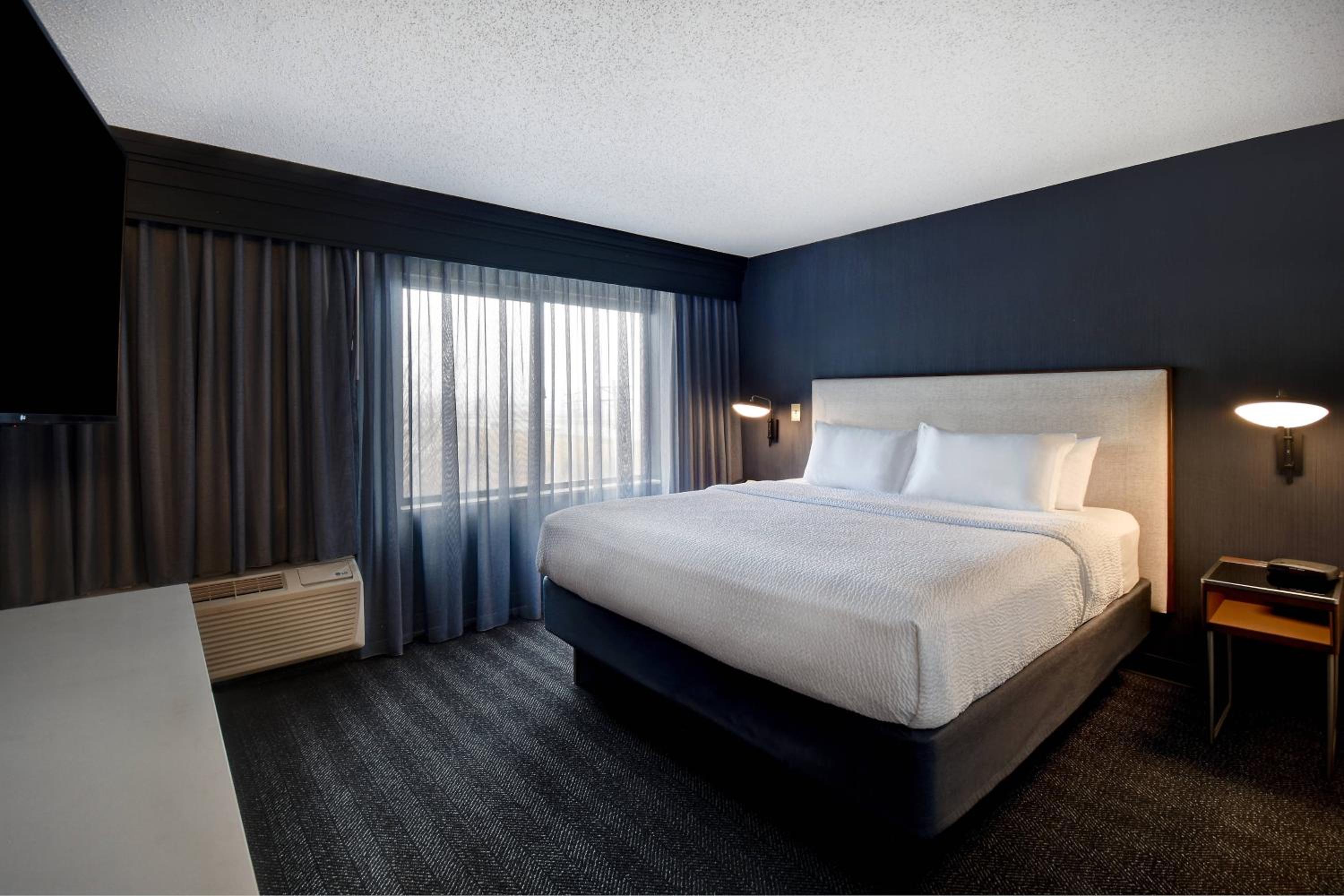 King Room with Spa Bath - Photo 4