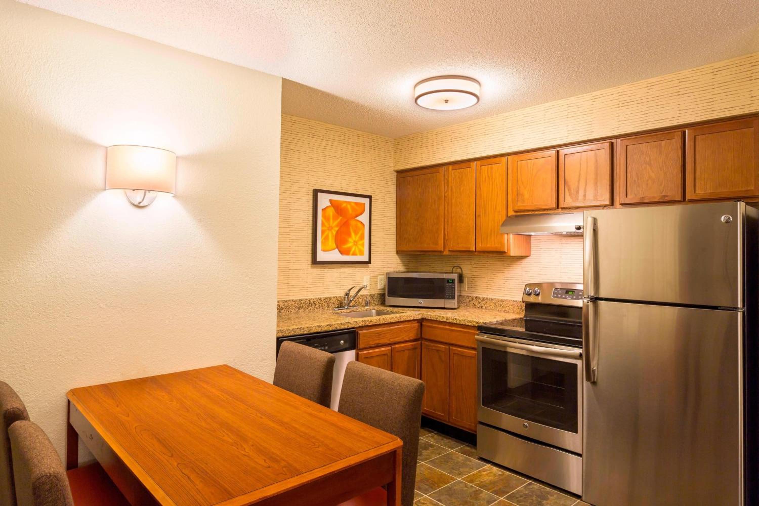 Two-Bedroom Suite - Hearing Accessible photo 3