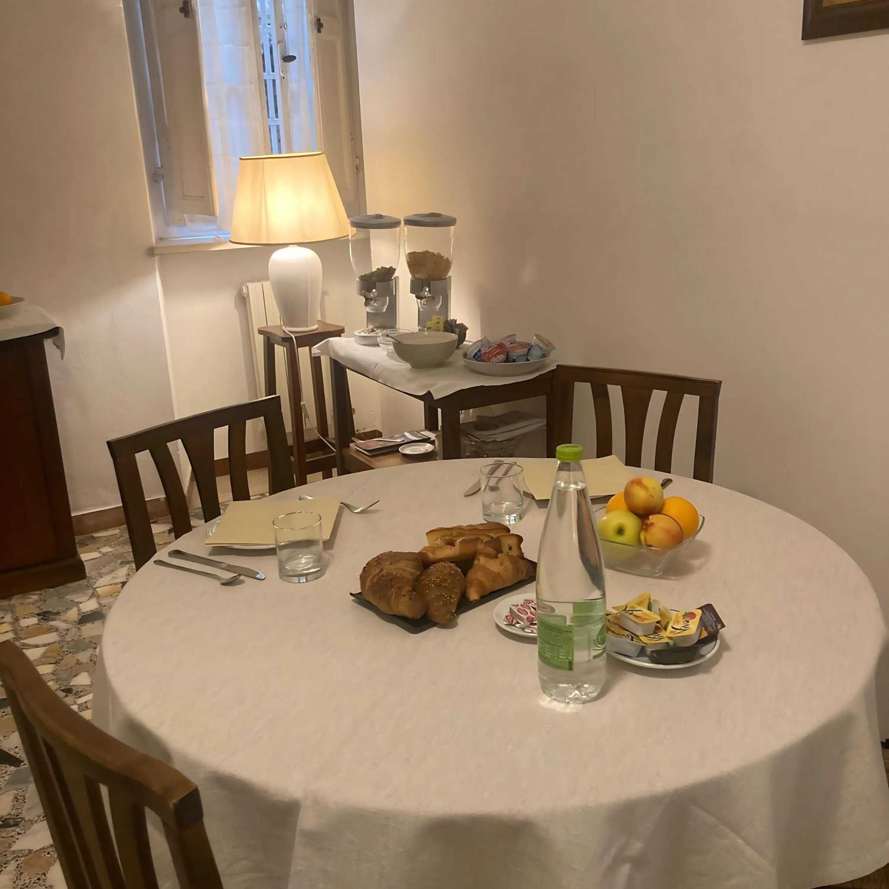 Double Room - Photo 21
