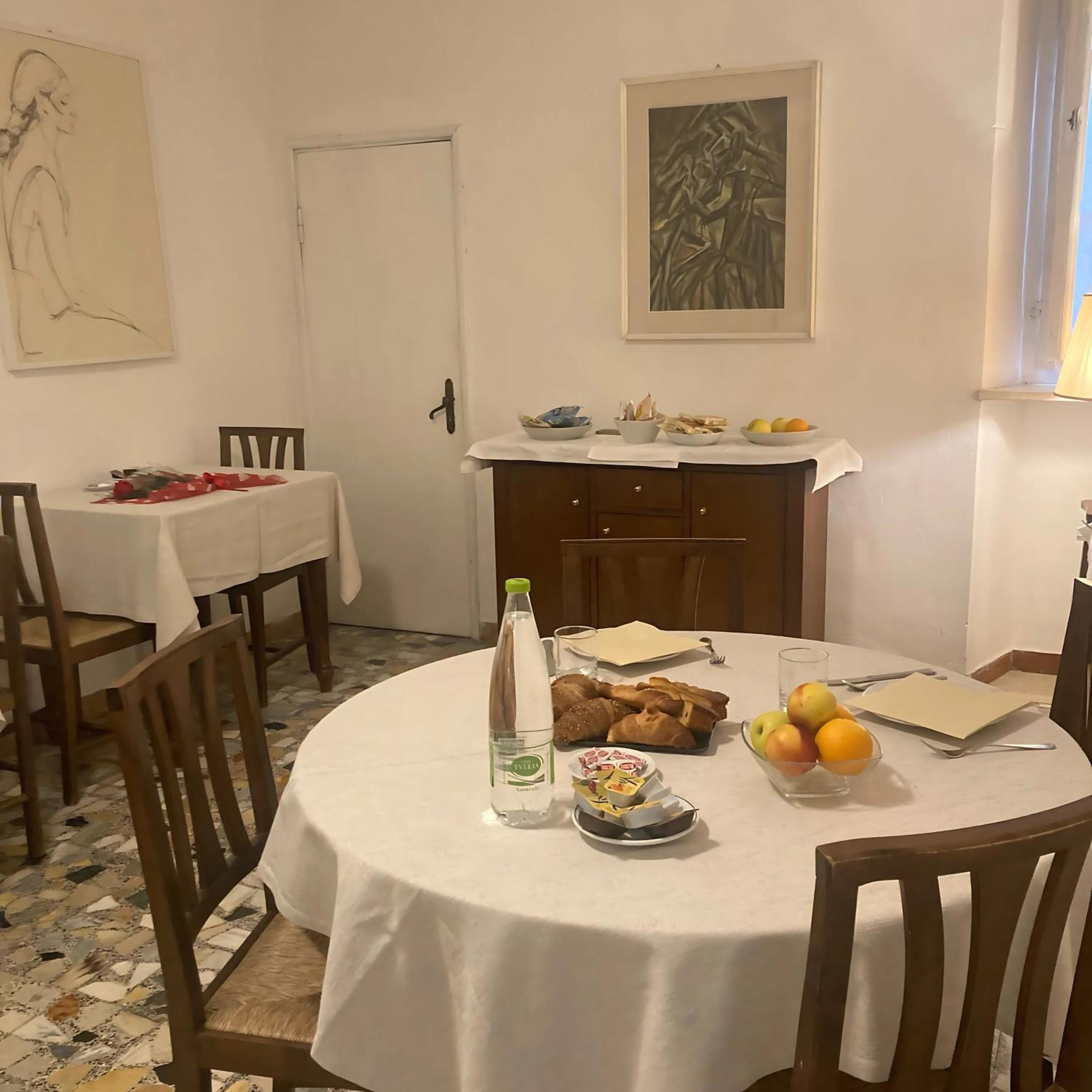 Double Room - Photo 22