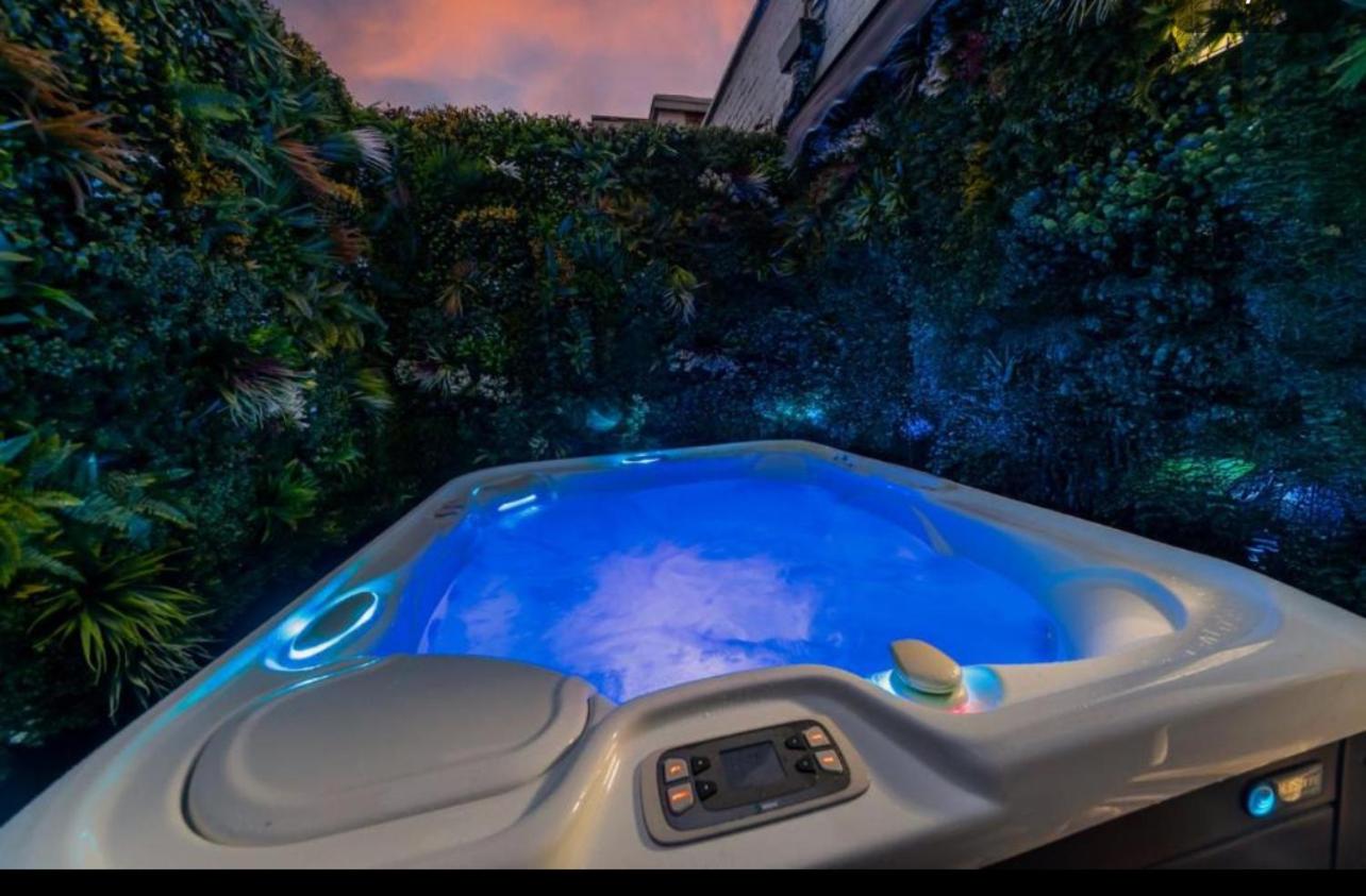 Double Room with Spa Bath