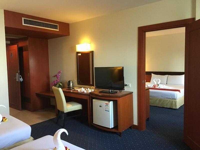 Standard Double or Twin Room - Photo 3