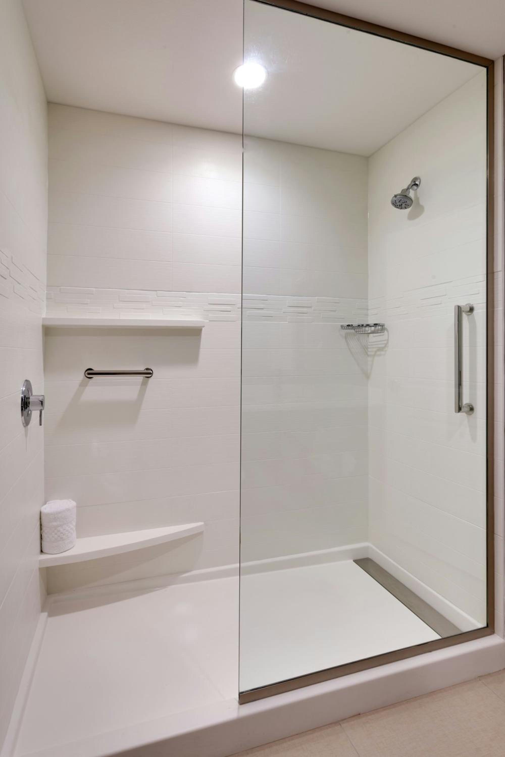 One-Bedroom Queen Suite with Sofa Bed - Hearing Accessible
