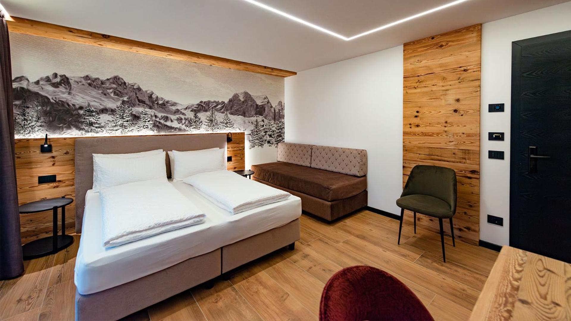 Double or Twin Room with Mountain View