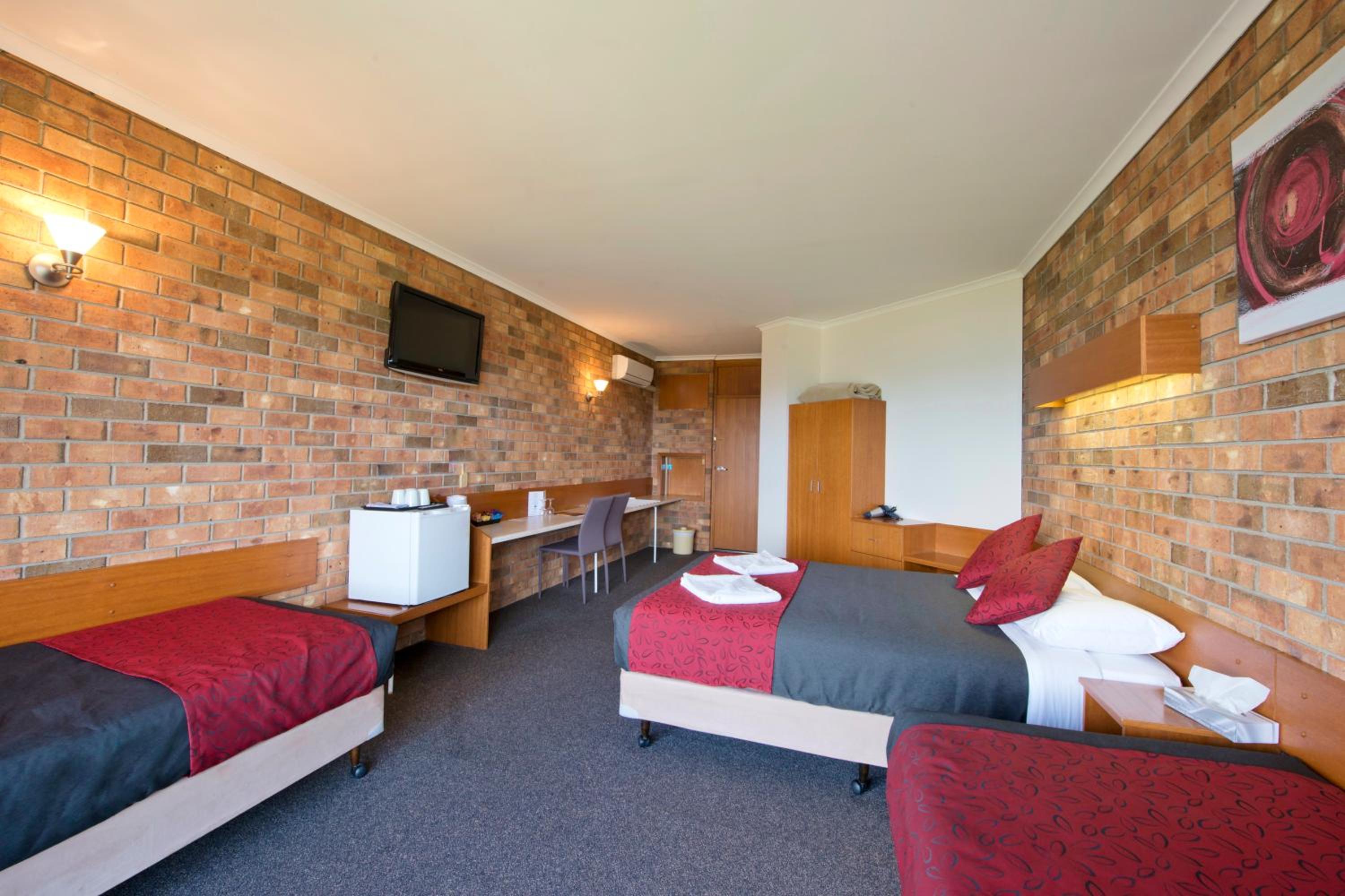Quad Room with Ocean View - Photo 2