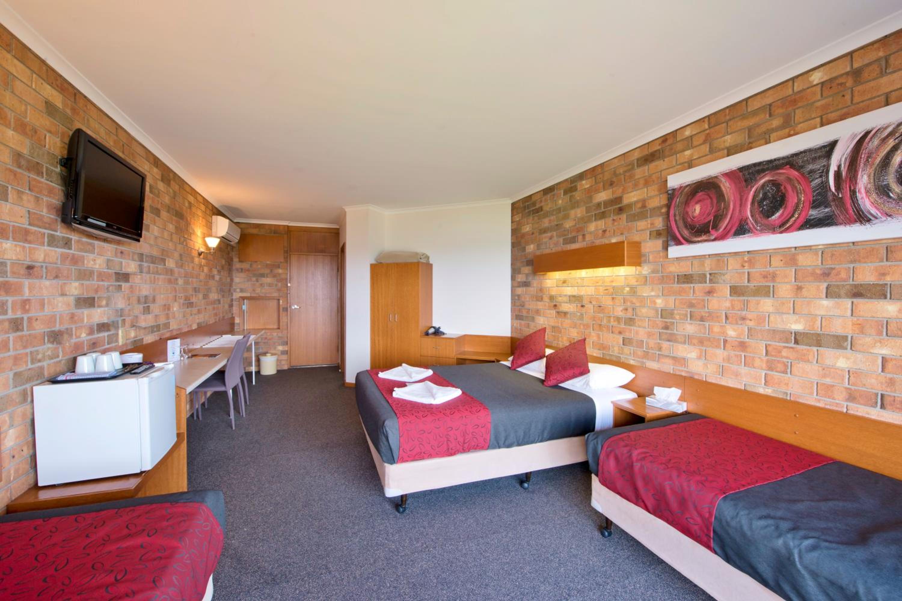 Quad Room with Ocean View - Photo 3