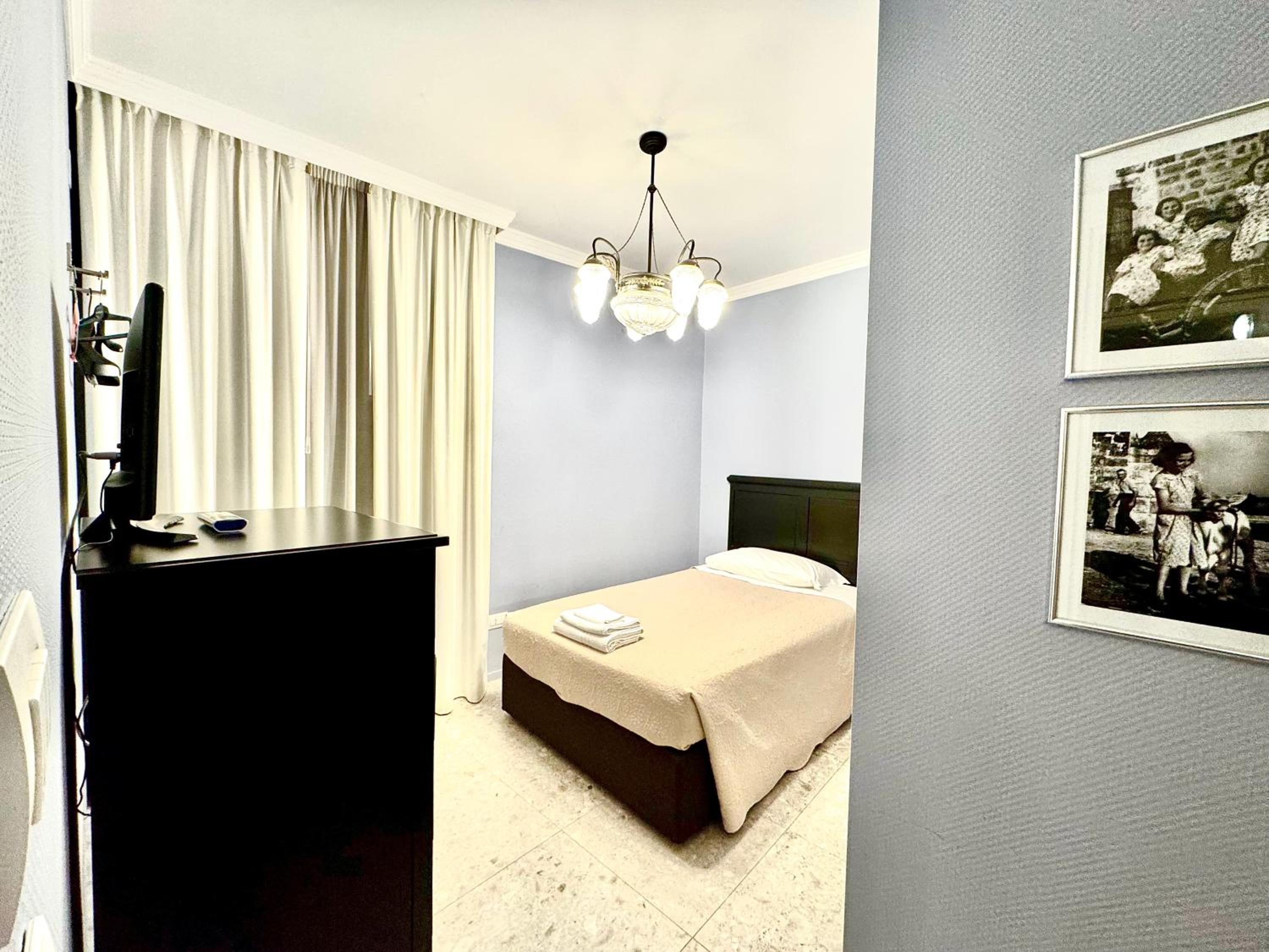 Deluxe Single Room