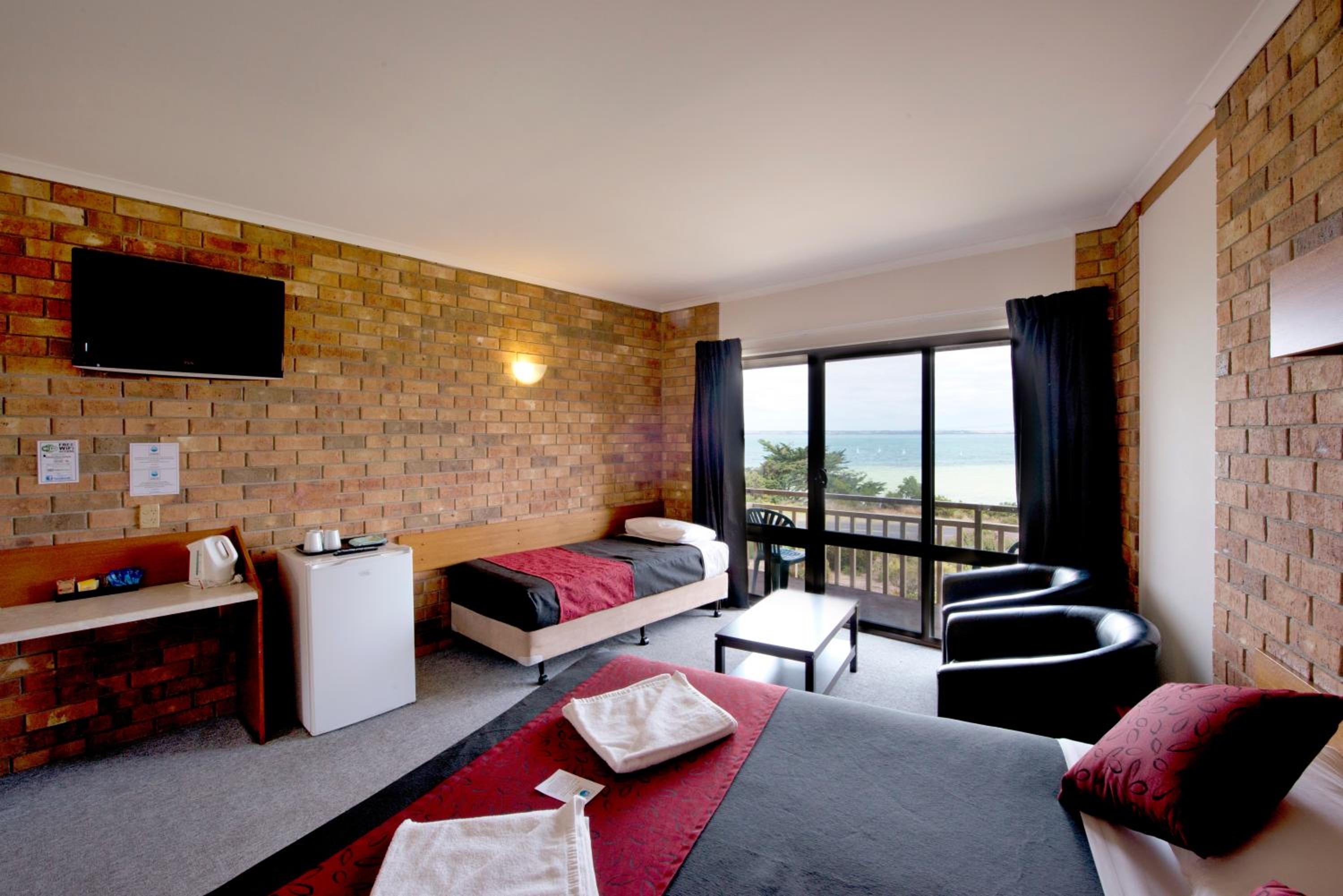 Triple Room with Ocean View - Photo 3