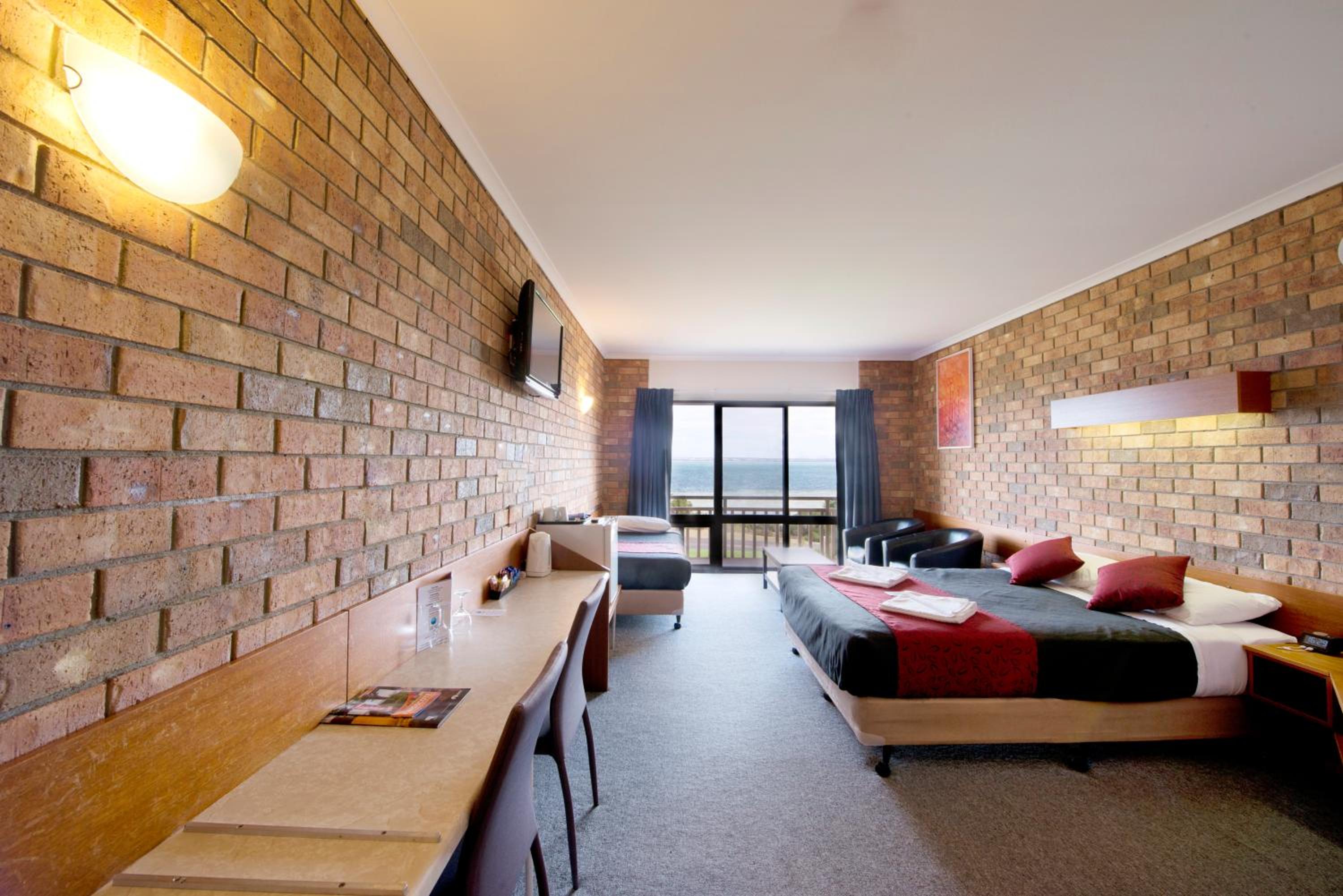 Triple Room with Ocean View - Photo 5