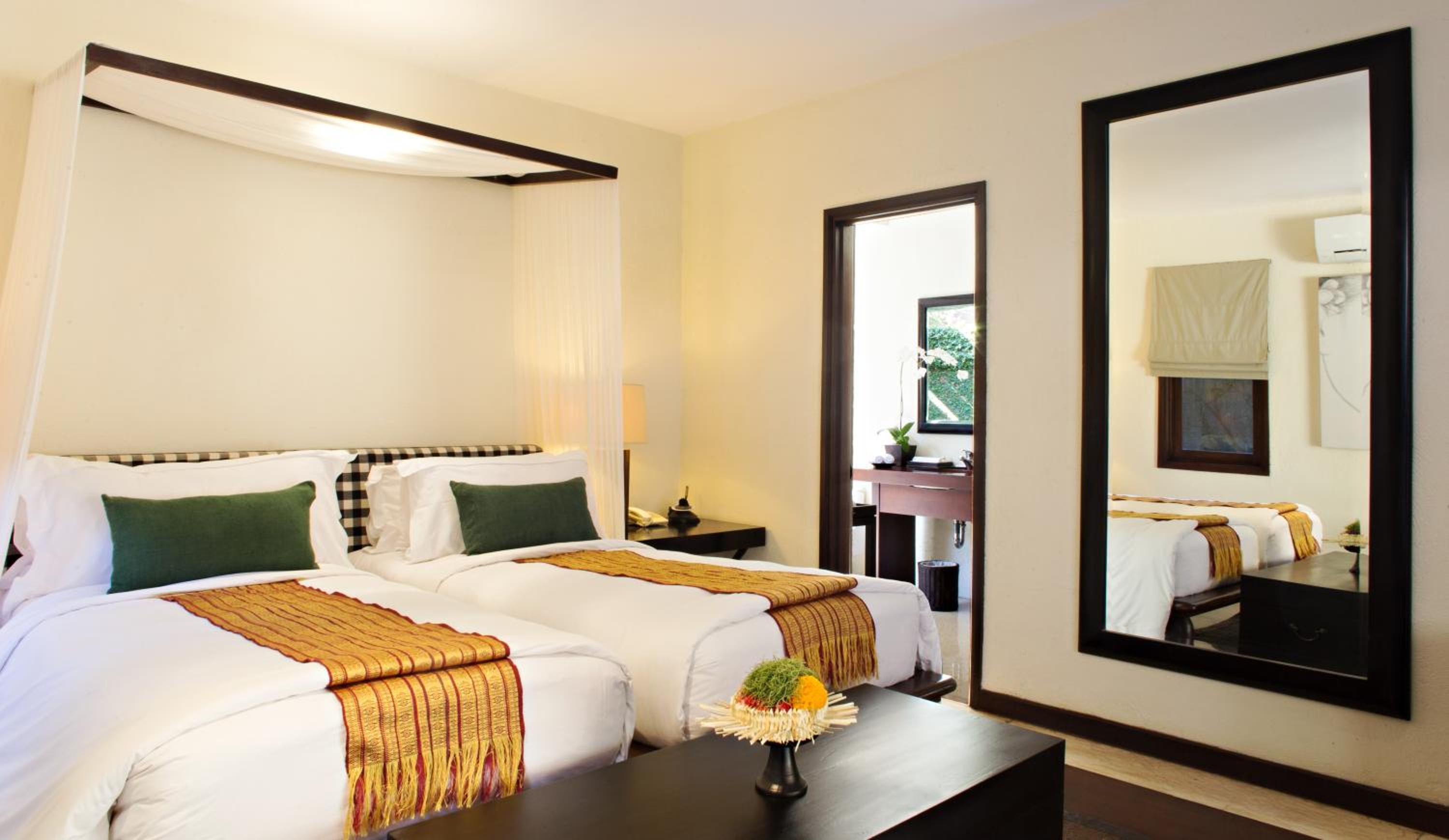 Three-Bedroom Villa with Private Pool - Photo 5