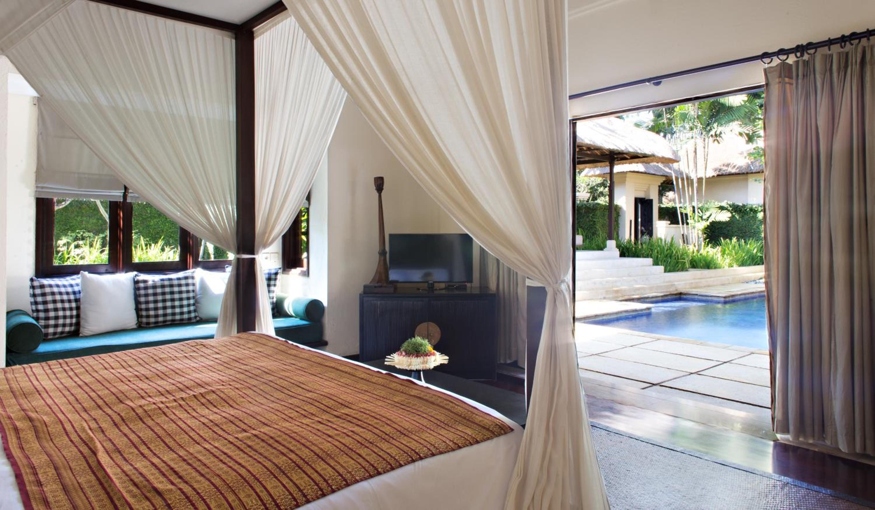 Three-Bedroom Villa with Private Pool - Photo 8