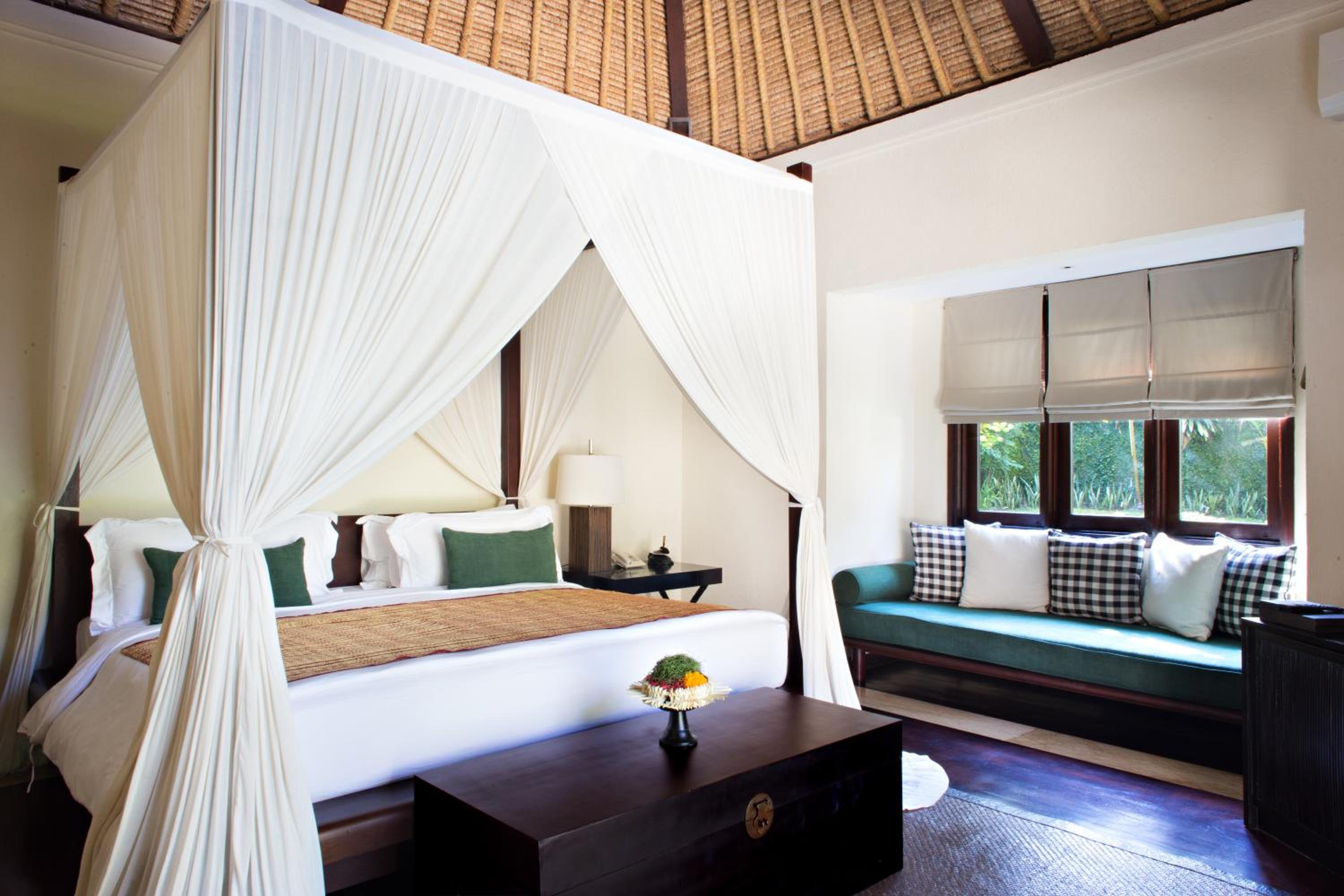 Three-Bedroom Villa with Private Pool - Photo 14
