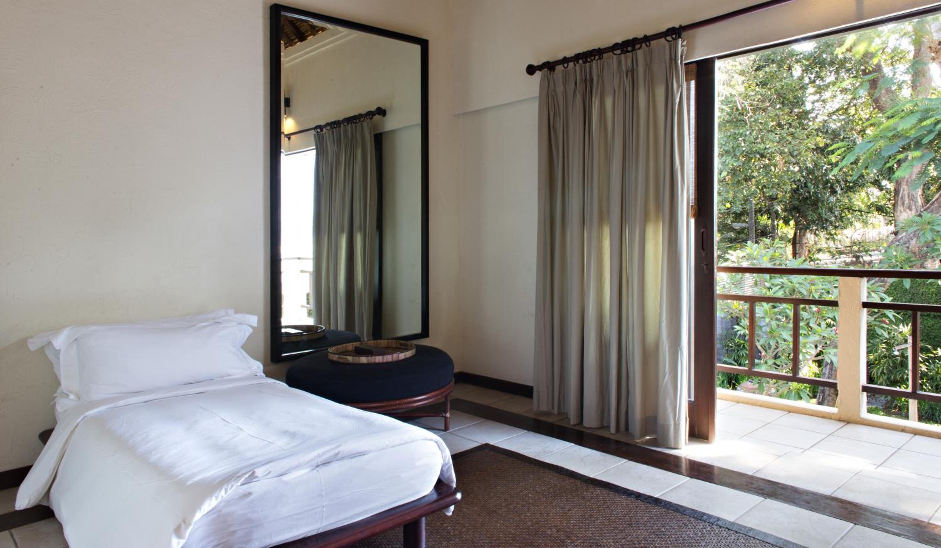 Three-Bedroom Villa with Private Pool - Photo 13