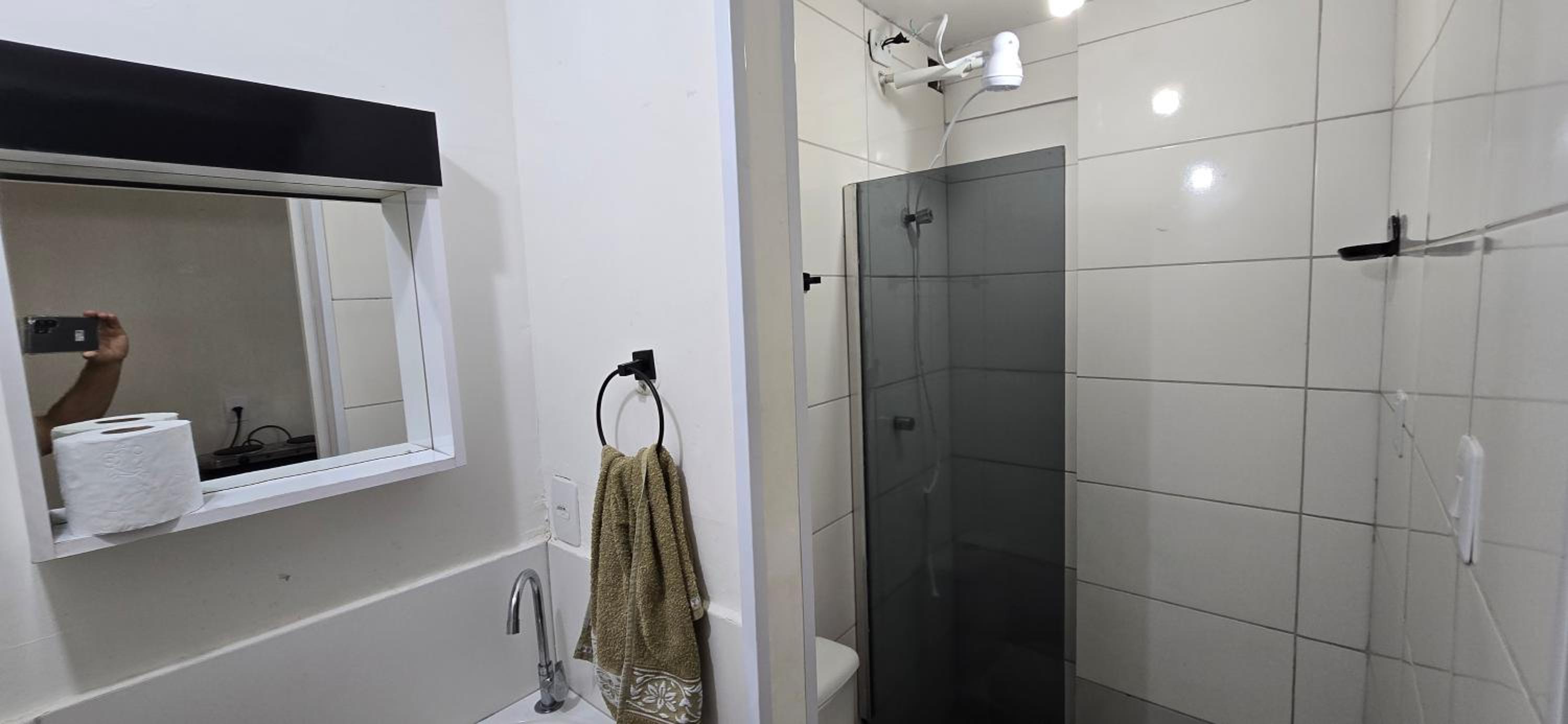 One-Bedroom Apartment with City View - Photo 12
