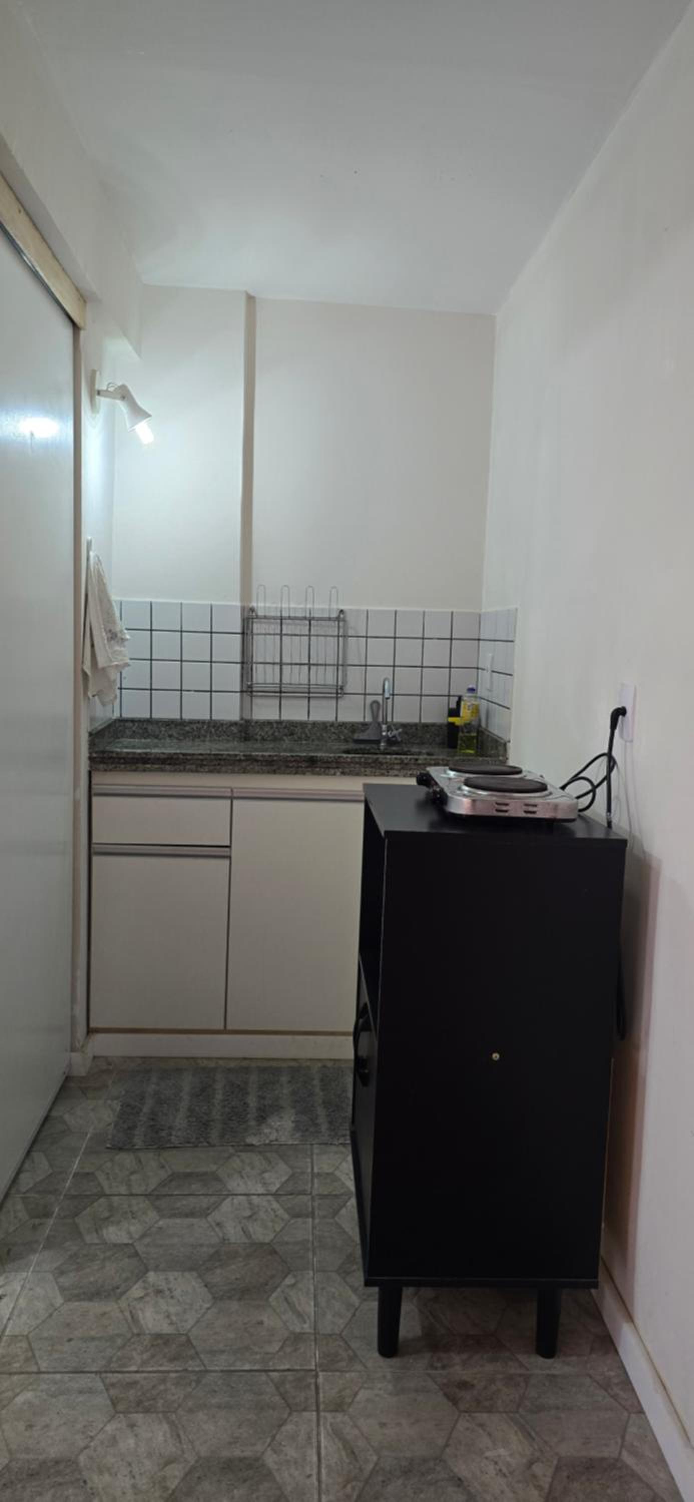 One-Bedroom Apartment with City View - Photo 14