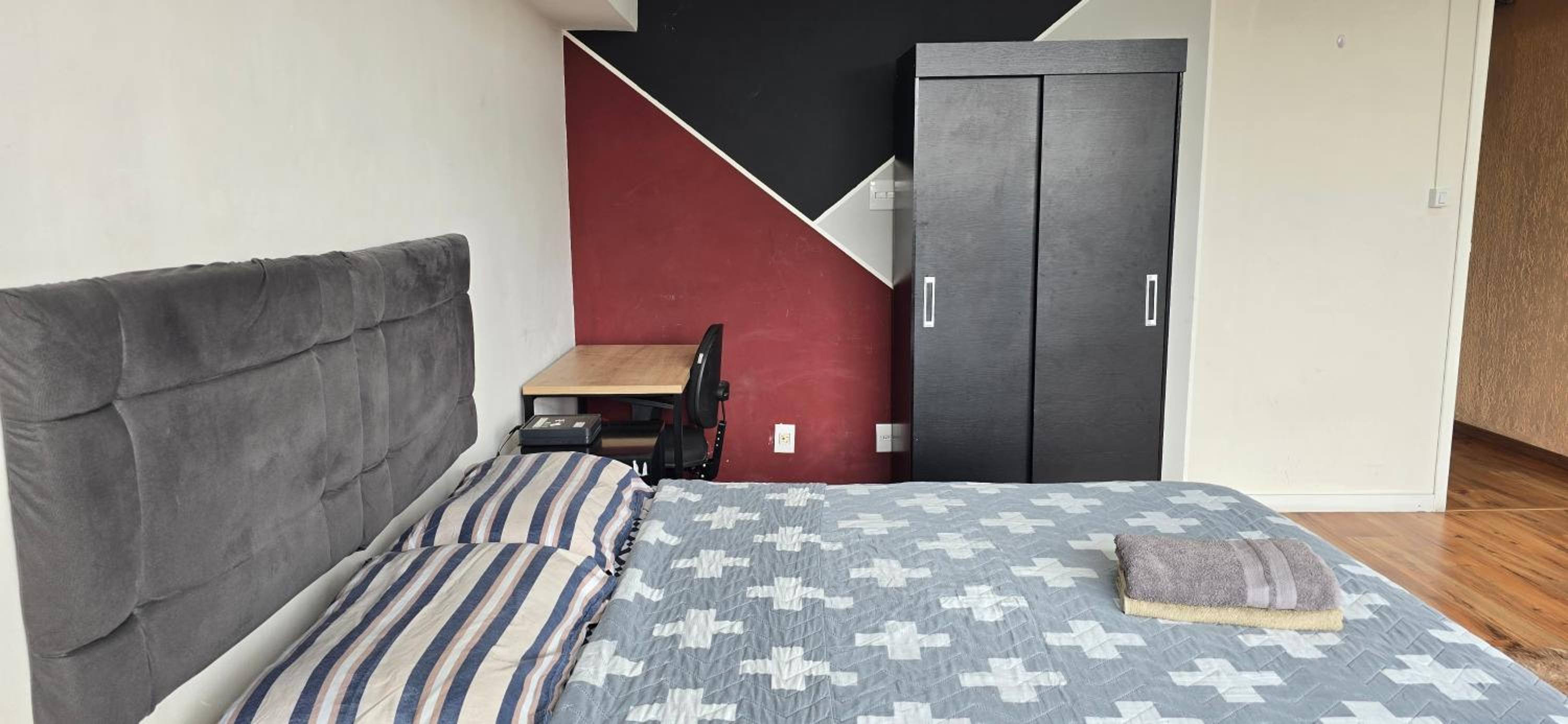 One-Bedroom Apartment with City View - Photo 20