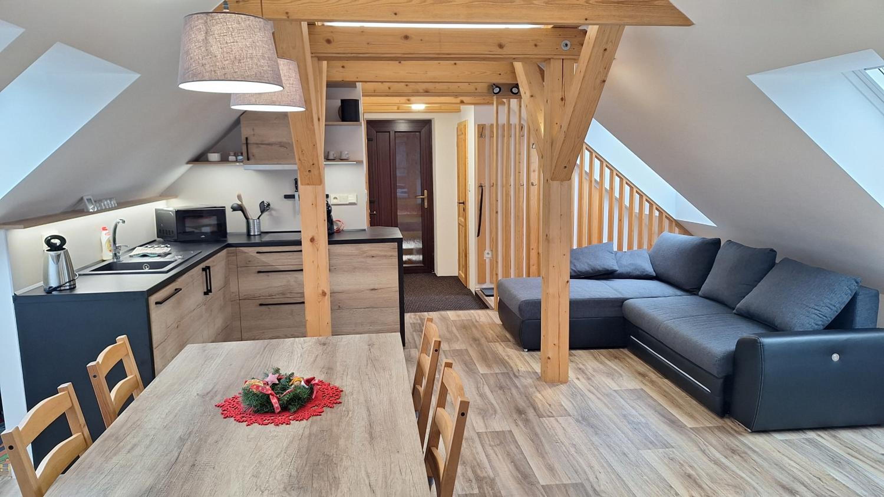 Two-Bedroom Apartment with Mountain View photo 3