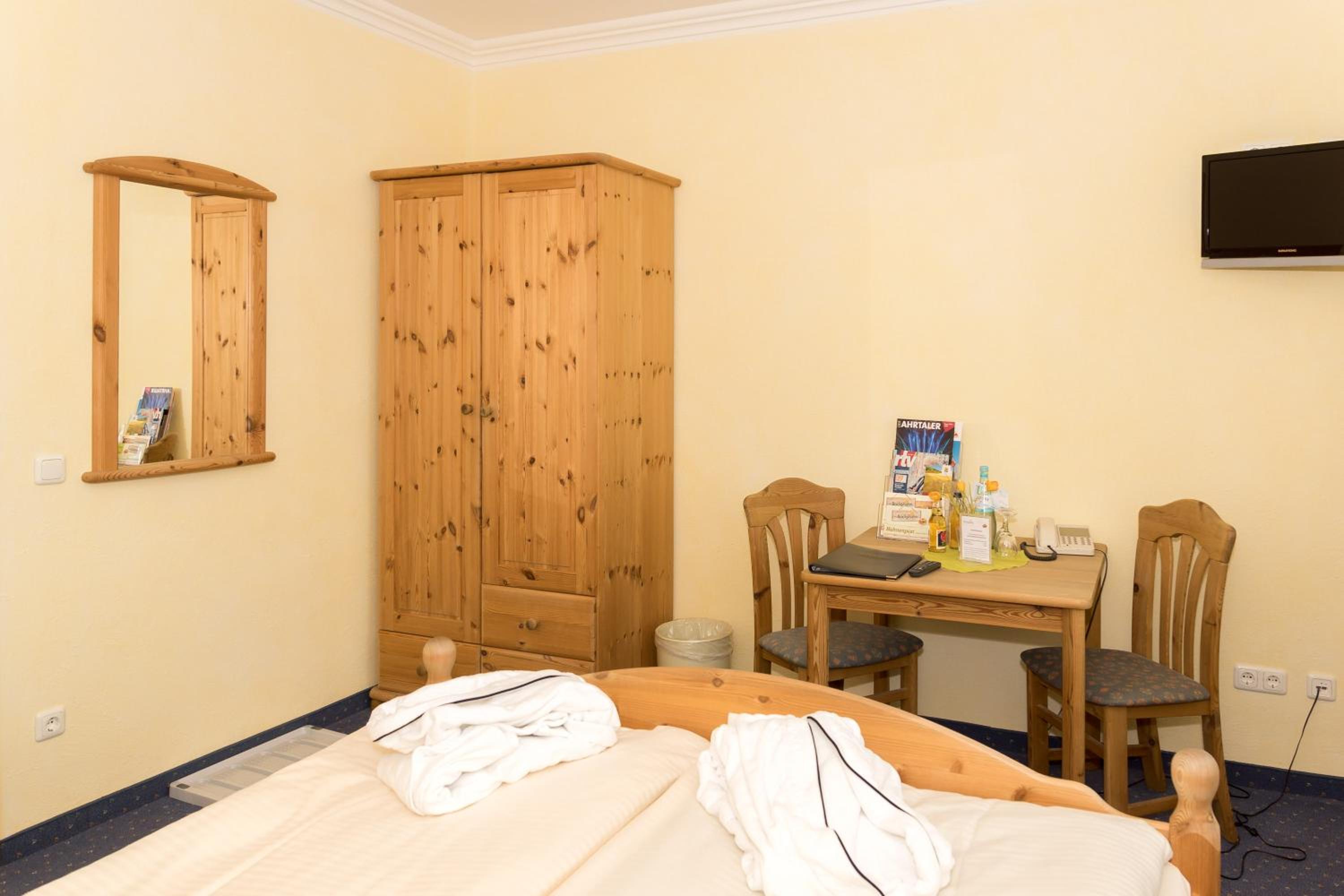 Standard Double Room With External Private Bathroom photo 3