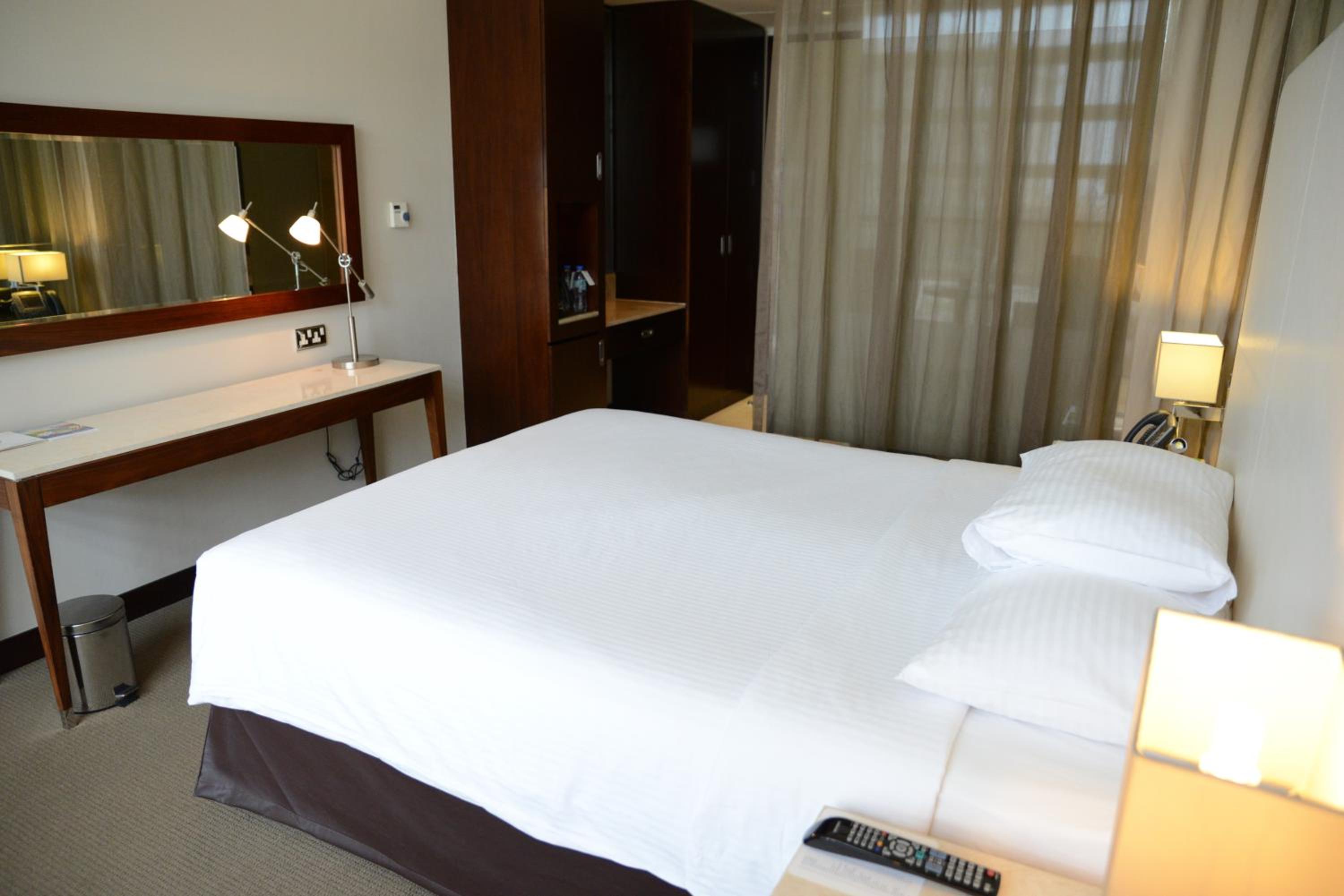 Centro Plus Room - Queen Bed With Free Beach Access photo 1