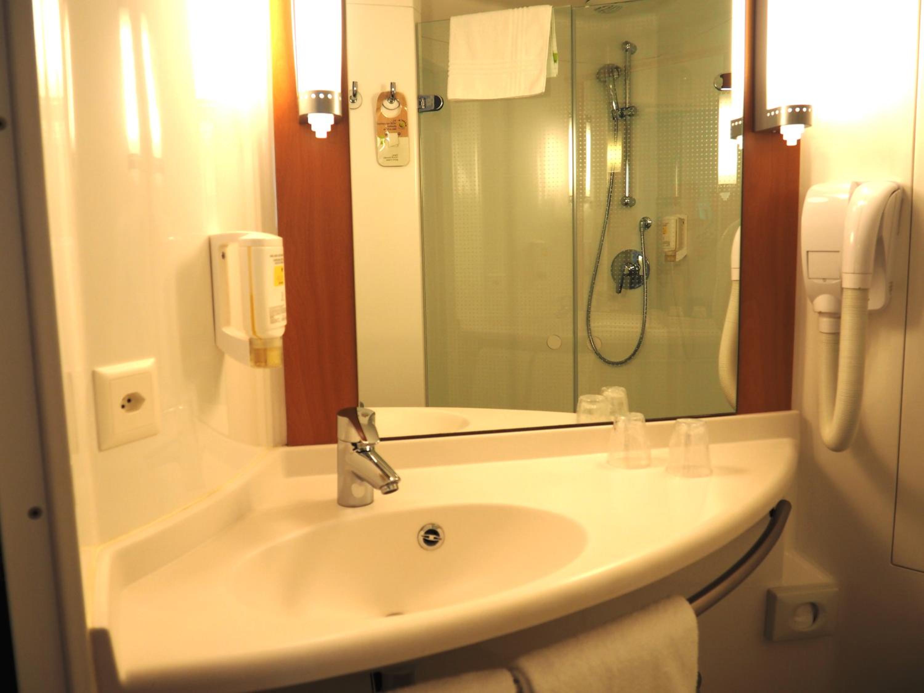Standard Double Room - Photo 3