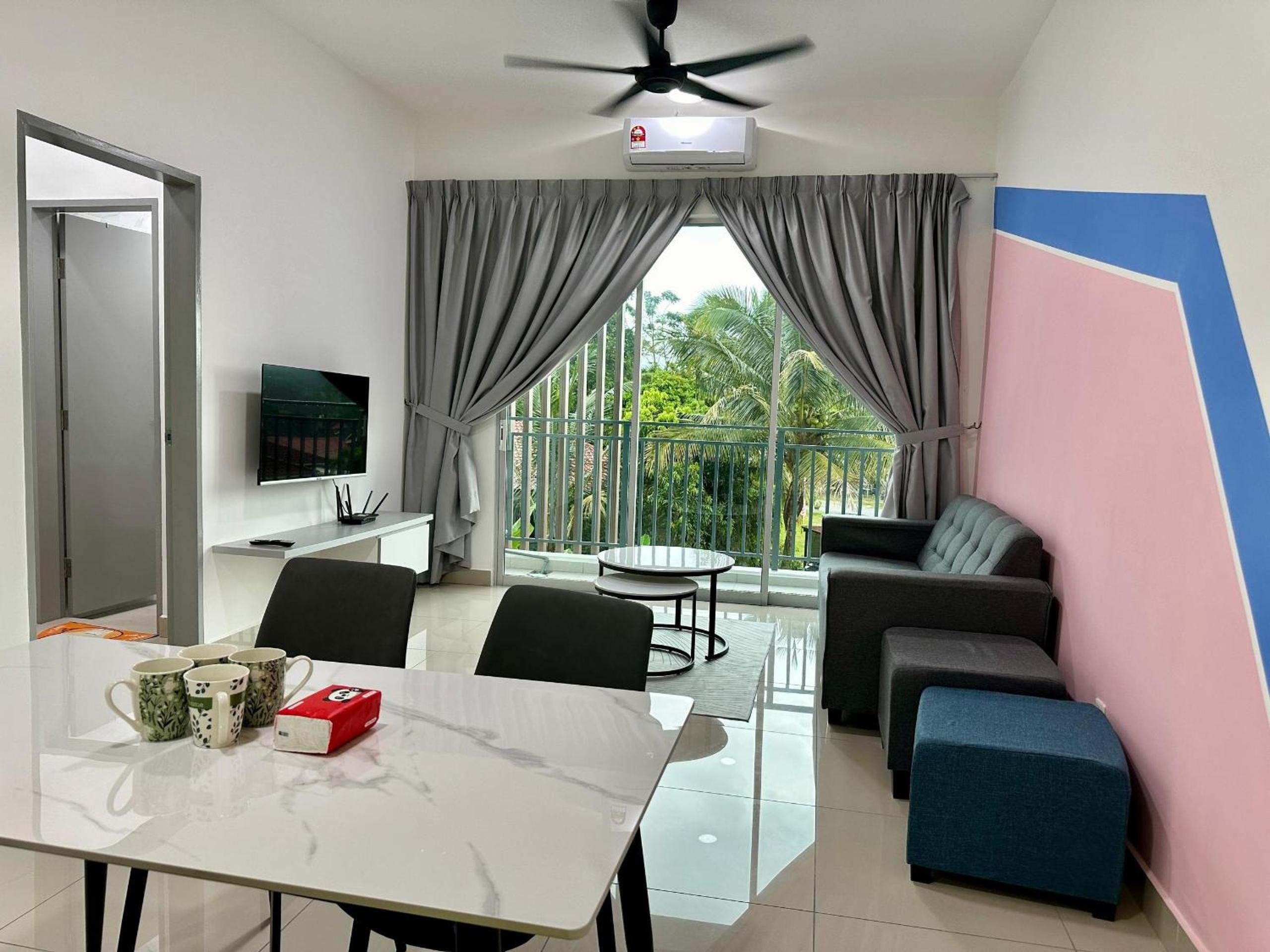 Three-Bedroom Apartment with Balcony photo 1