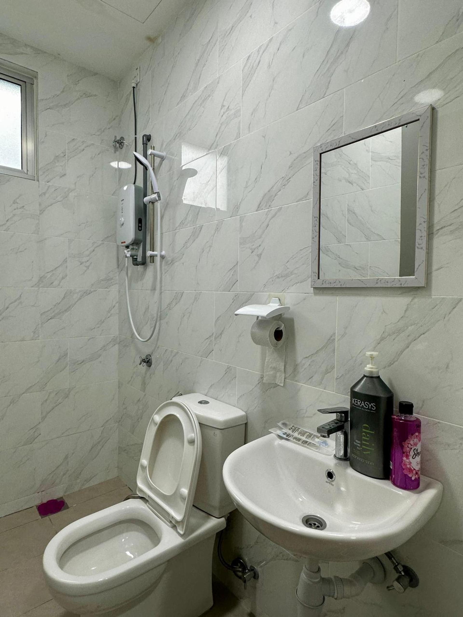 Three-Bedroom Apartment with Balcony photo 1