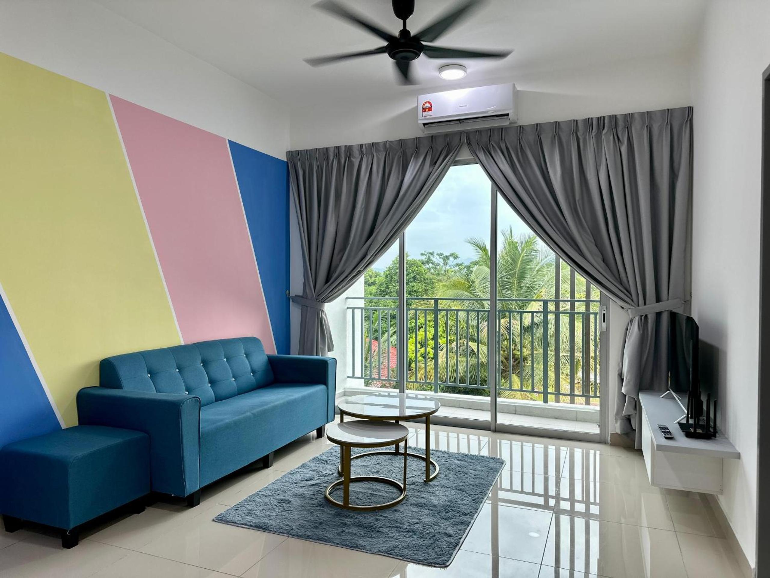Three-Bedroom Apartment with Balcony photo 3